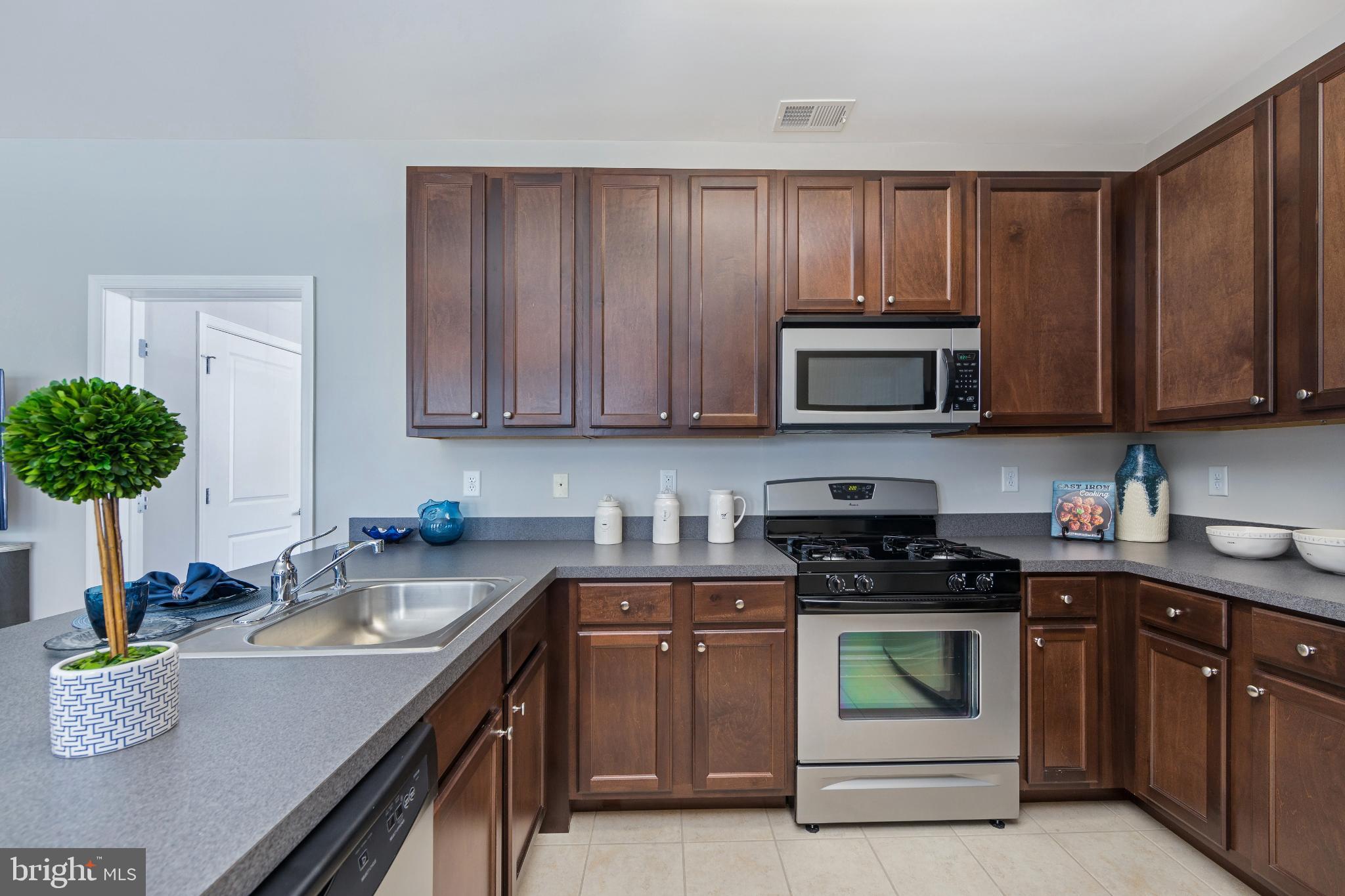 198 CAMELOT COURT AMBROSE FLOOR PLAN