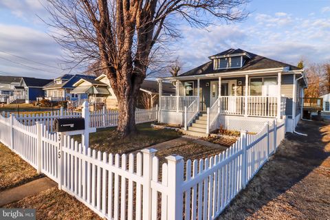 Photo of 315 Riverside Drive, BALTIMORE, MD 21221 (MLS # MDBC2150480)