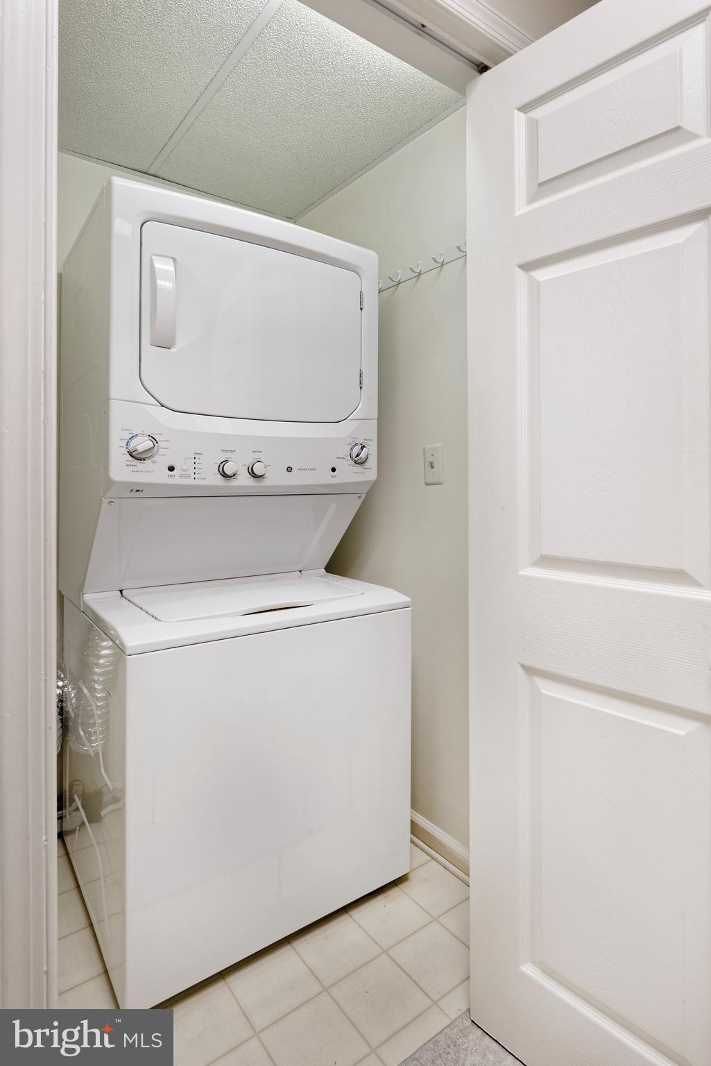 RIDGEVIEW - Residential Lease