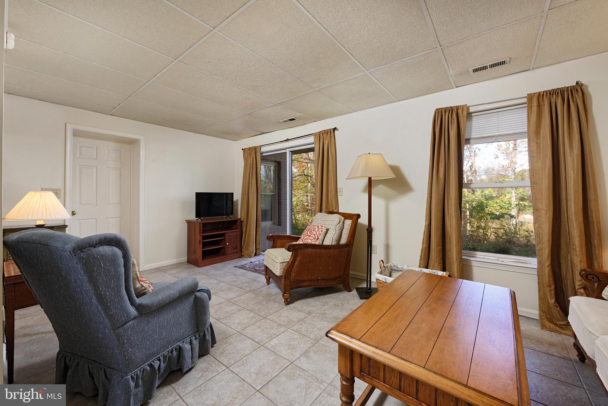 RIDGEVIEW - Residential Lease