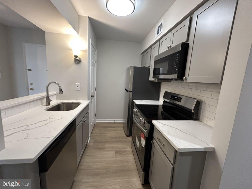 TIVOLI - Residential Lease