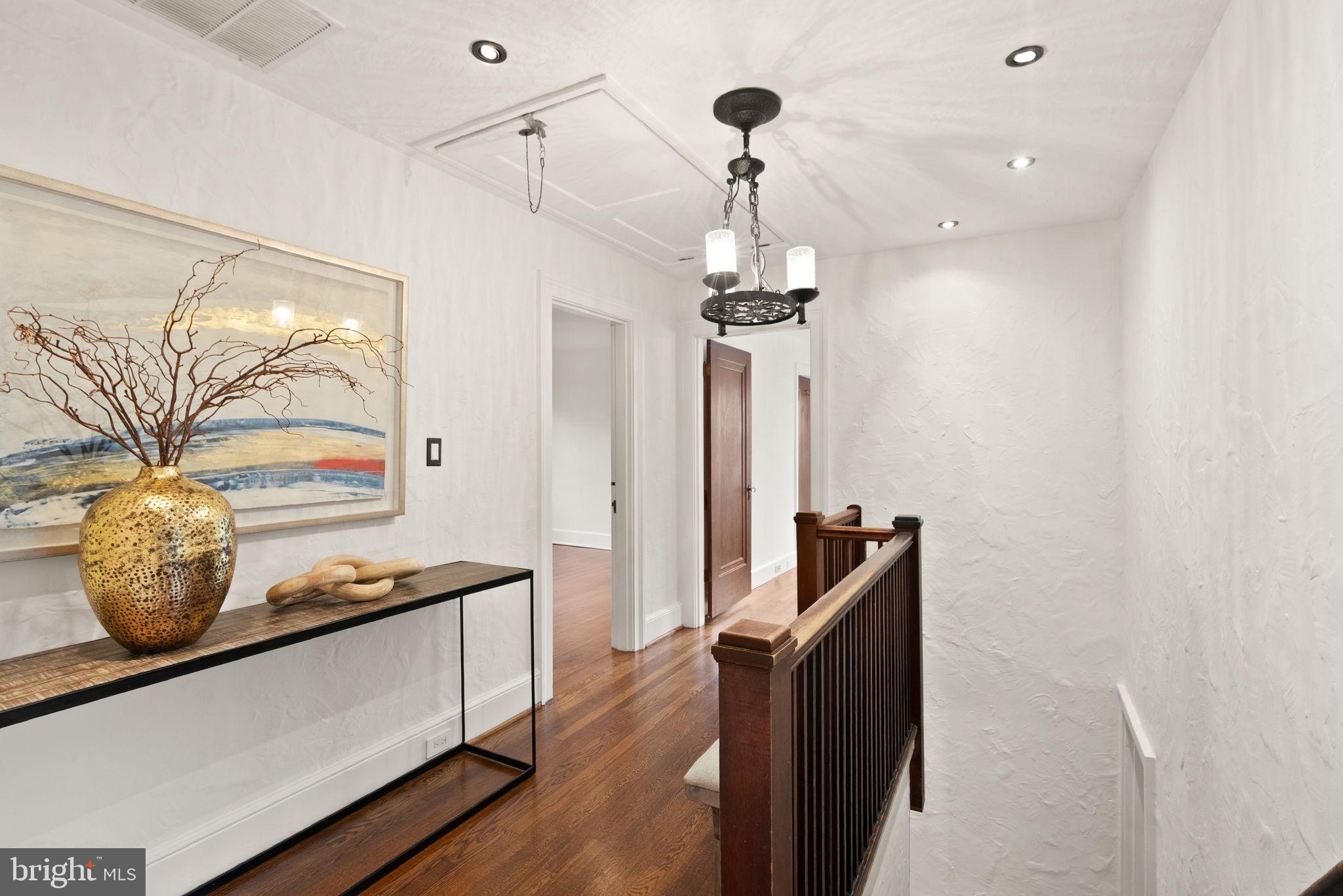 LYON VILLAGE - Residential