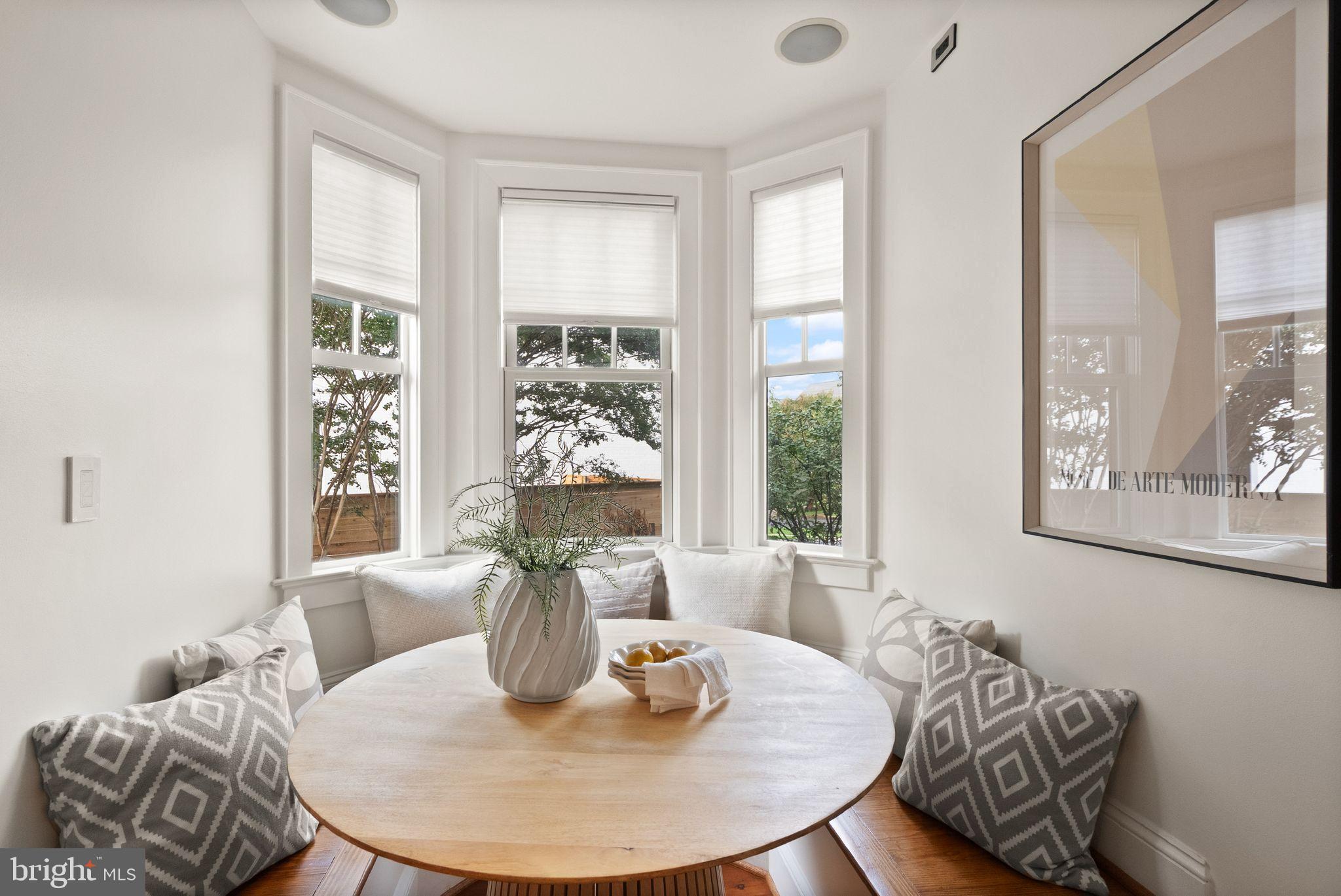 LYON VILLAGE - Residential