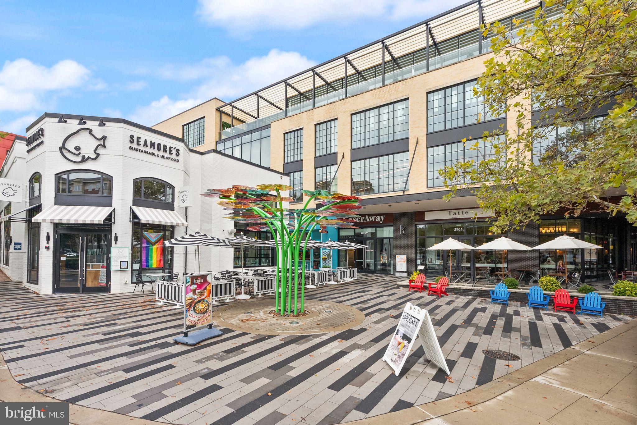 LYON VILLAGE - Residential