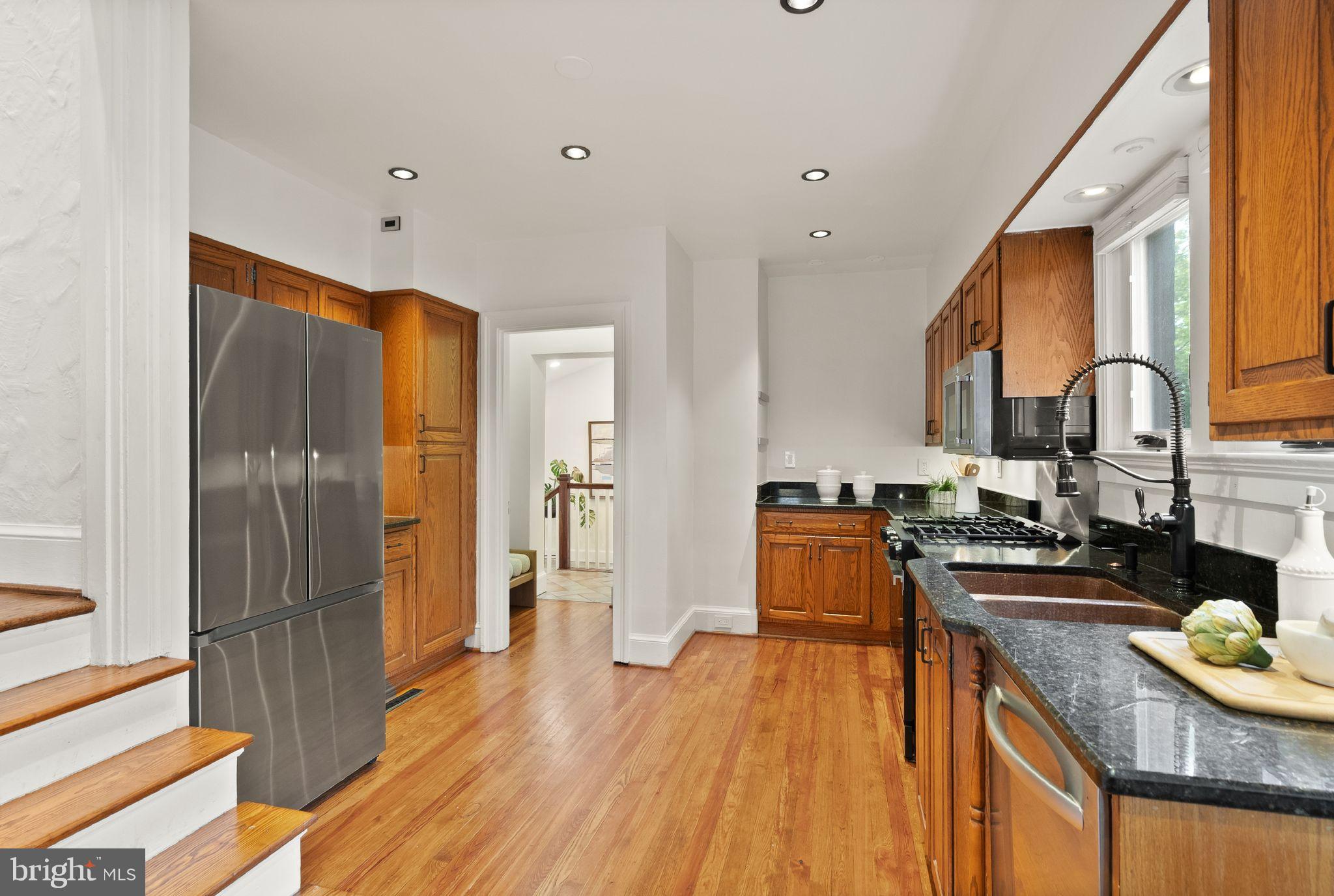 LYON VILLAGE - Residential