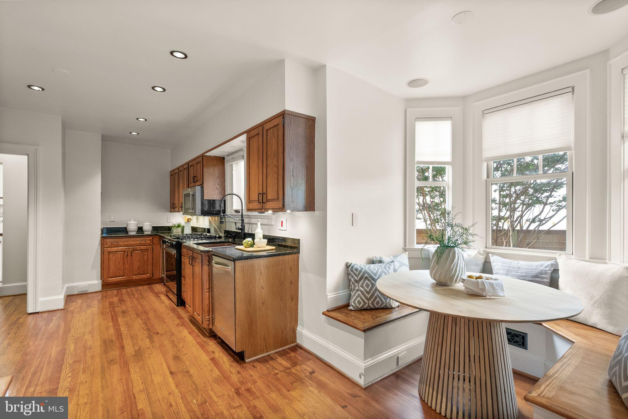 LYON VILLAGE - Residential