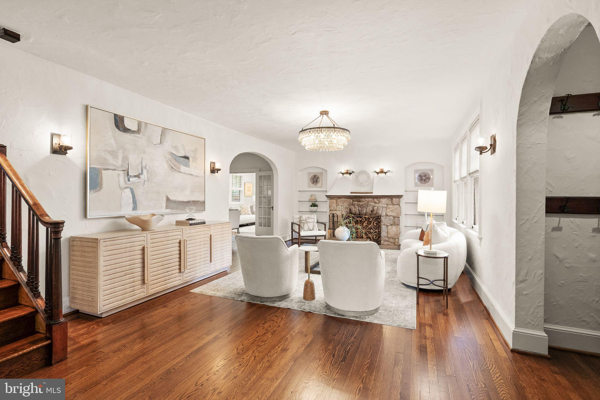 LYON VILLAGE - Residential