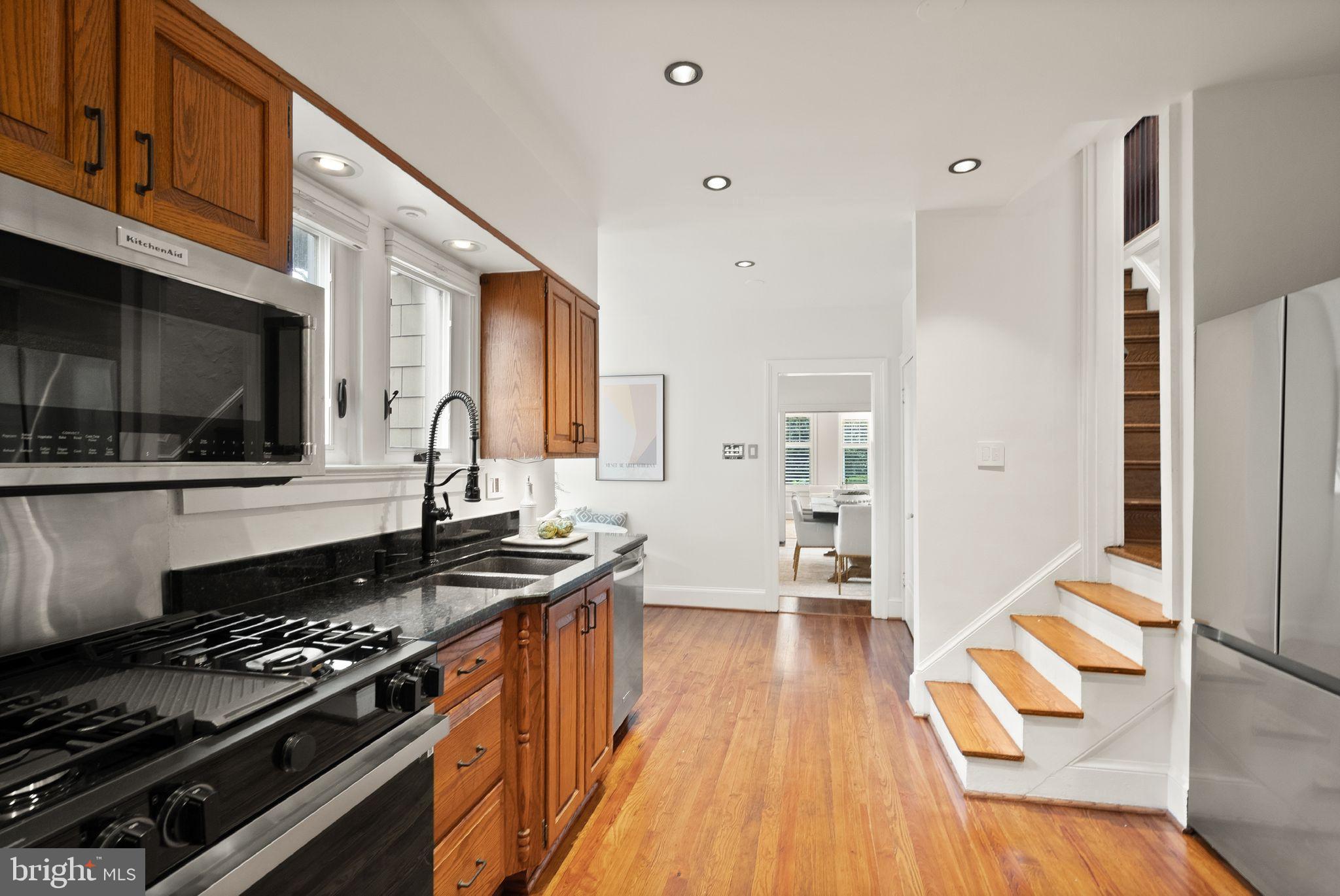 LYON VILLAGE - Residential