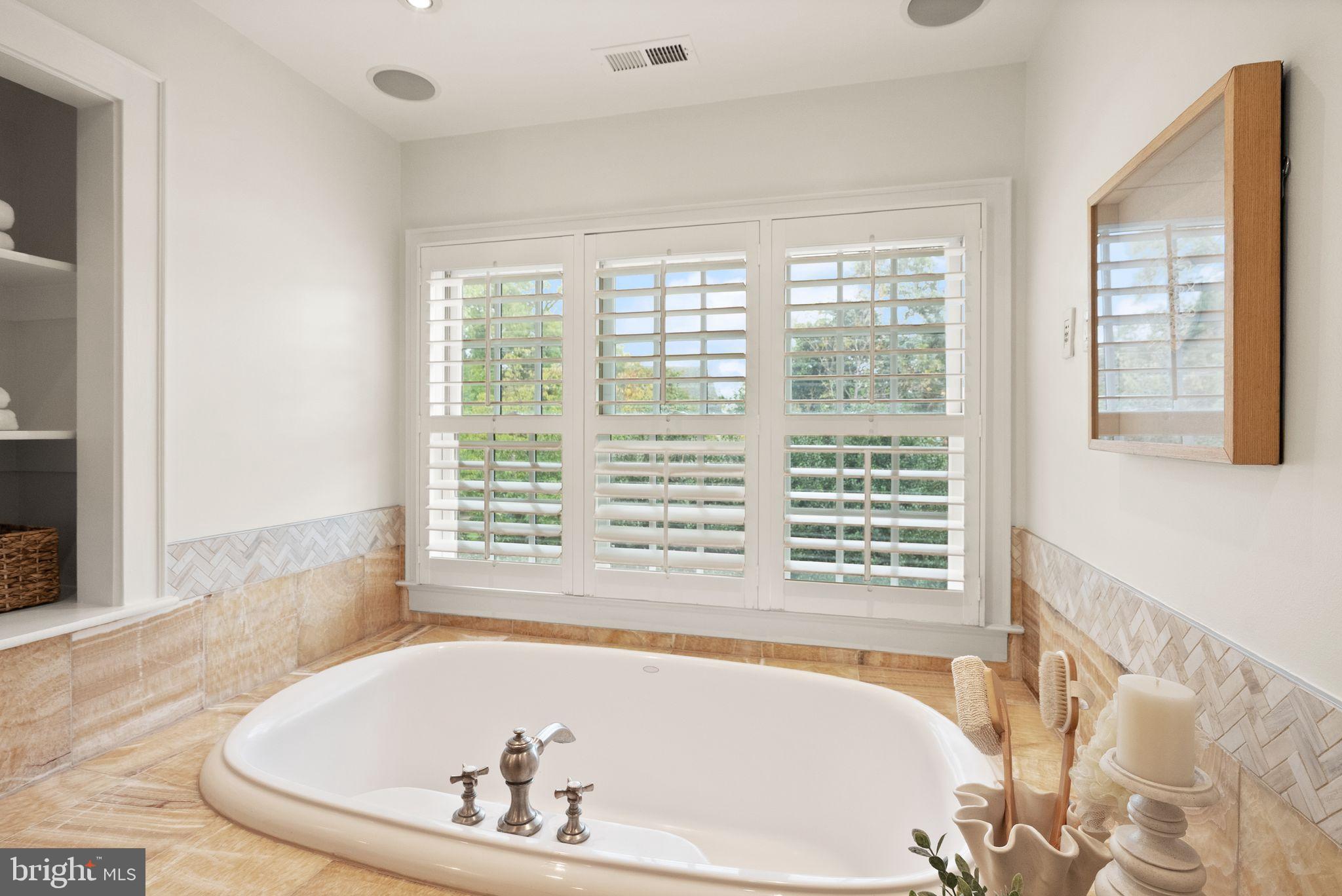 LYON VILLAGE - Residential