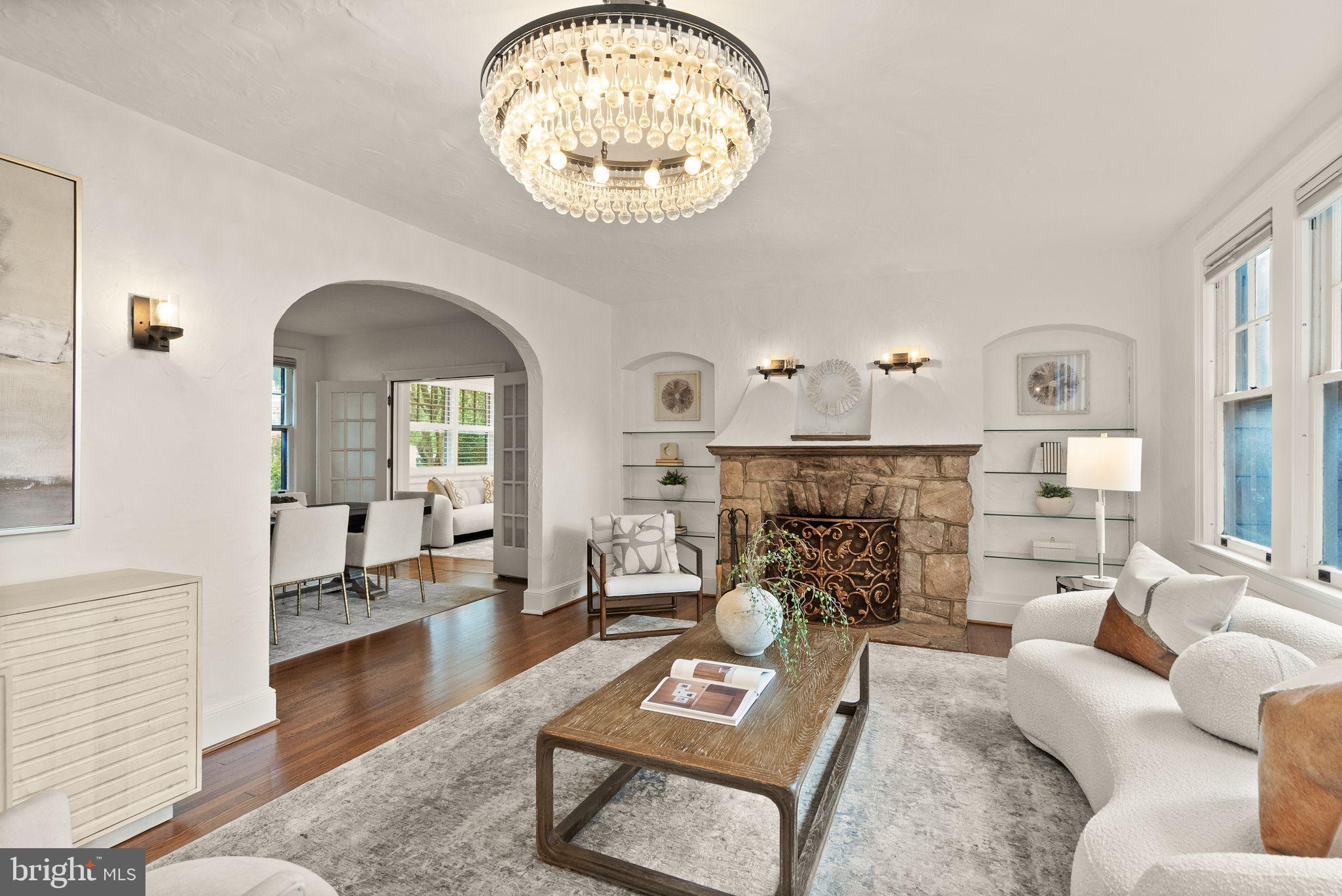 LYON VILLAGE - Residential