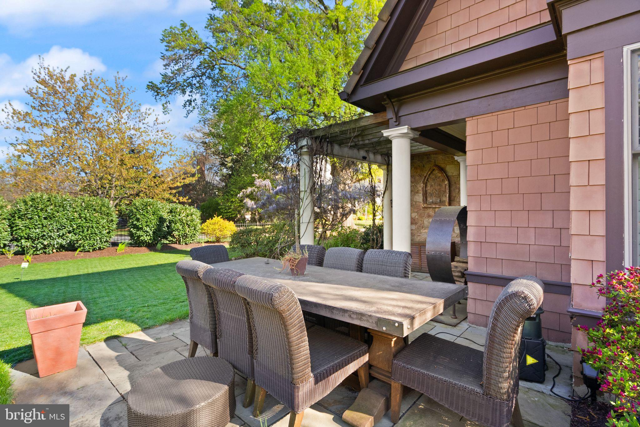 LYON VILLAGE - Residential