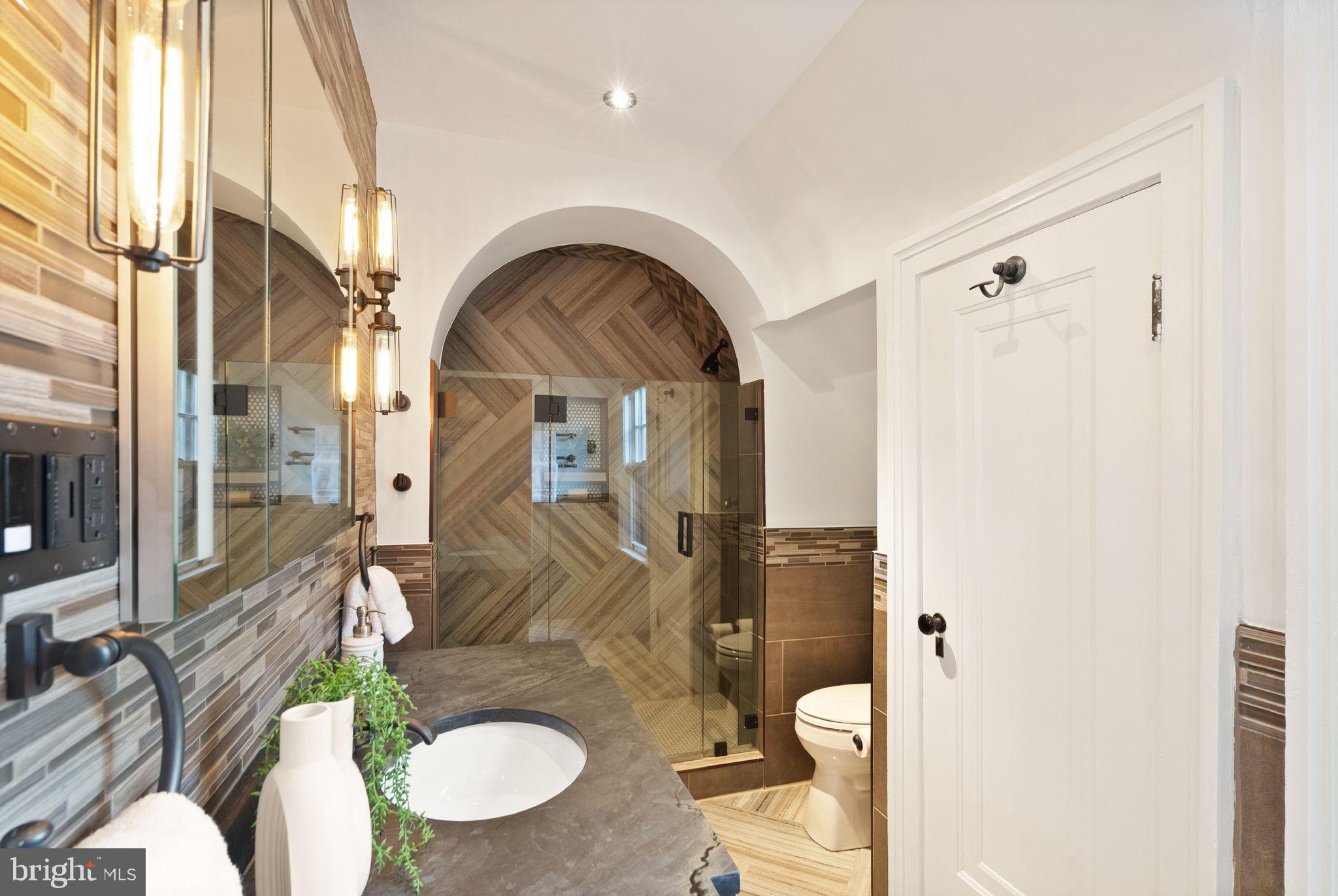 LYON VILLAGE - Residential