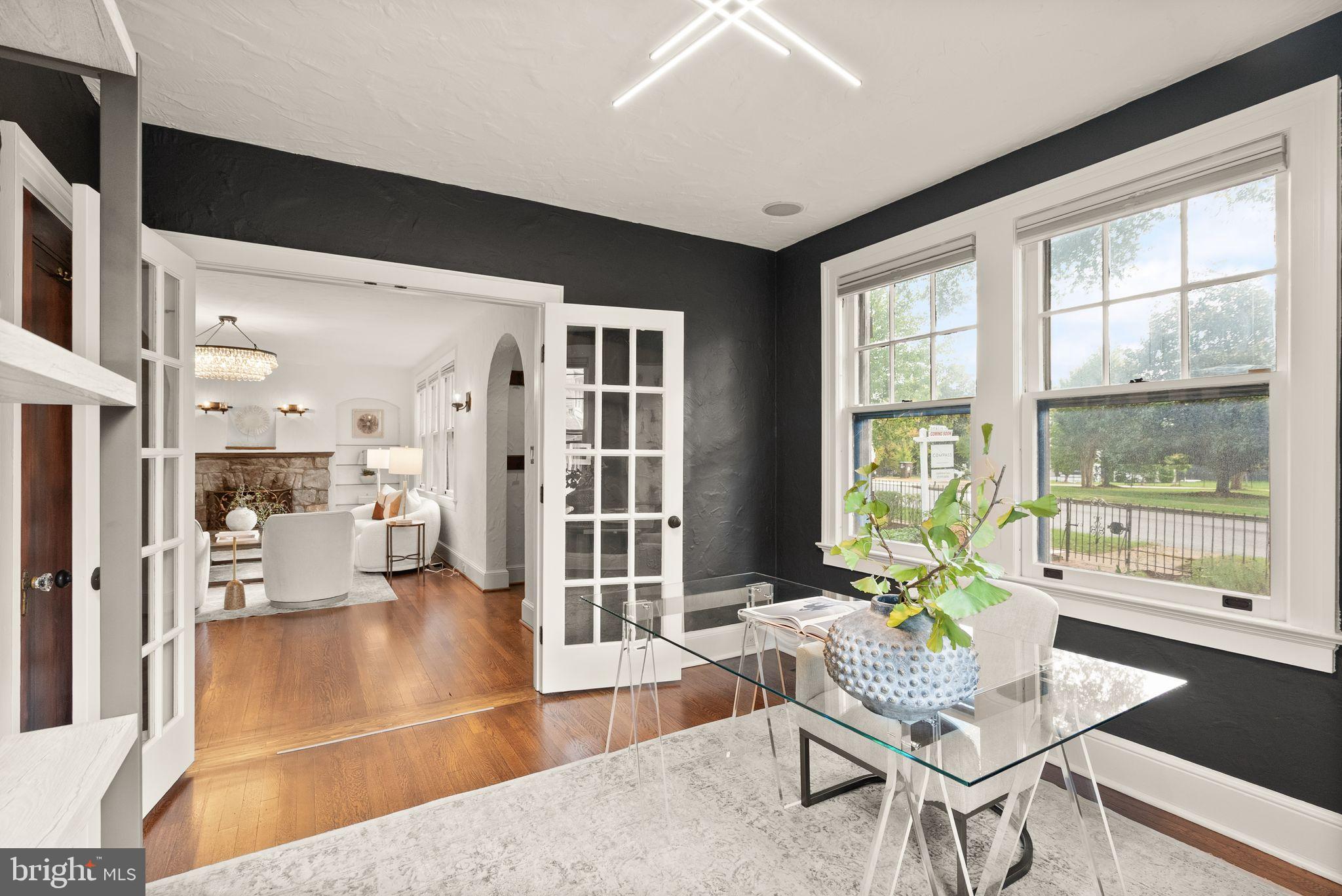 LYON VILLAGE - Residential