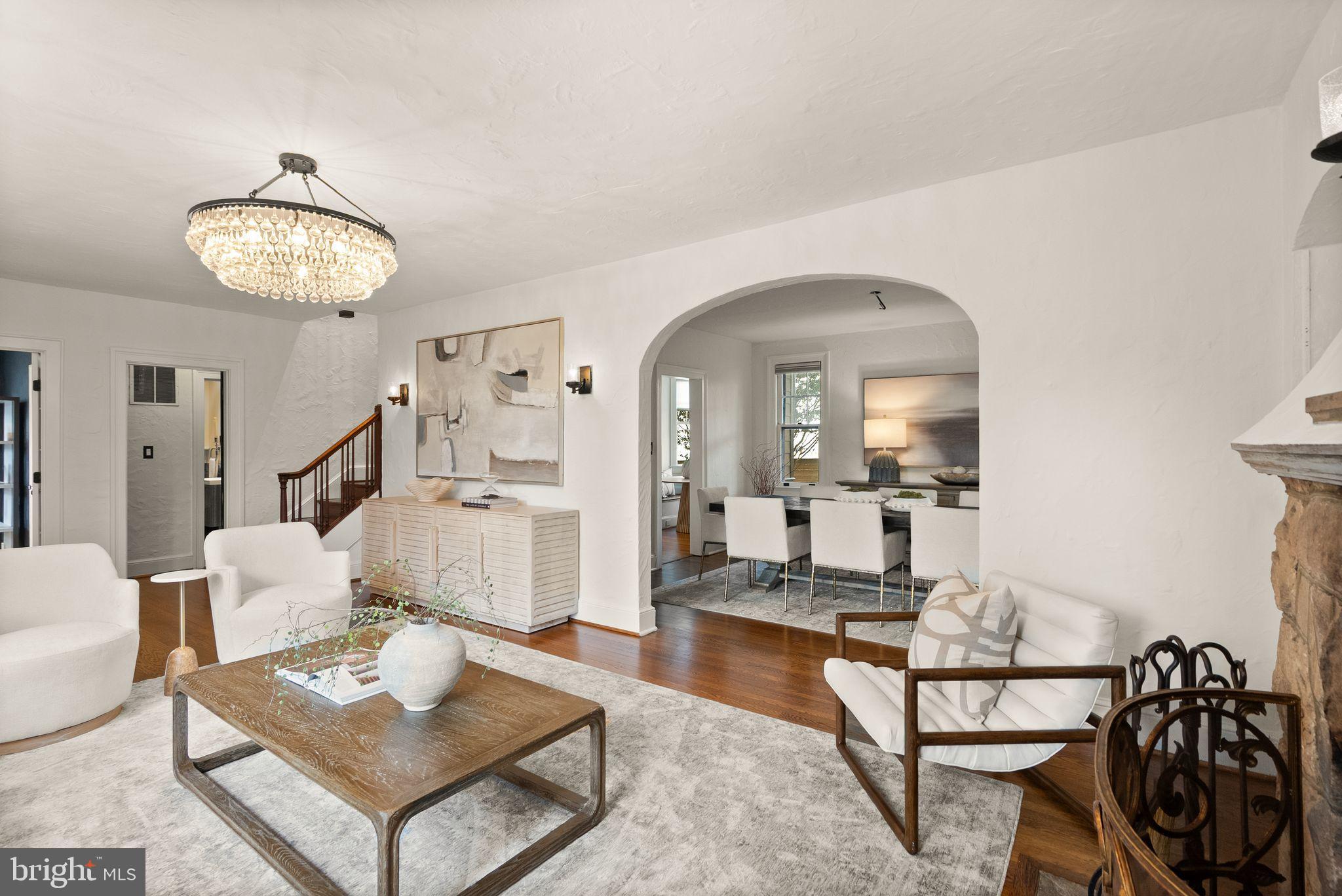 LYON VILLAGE - Residential