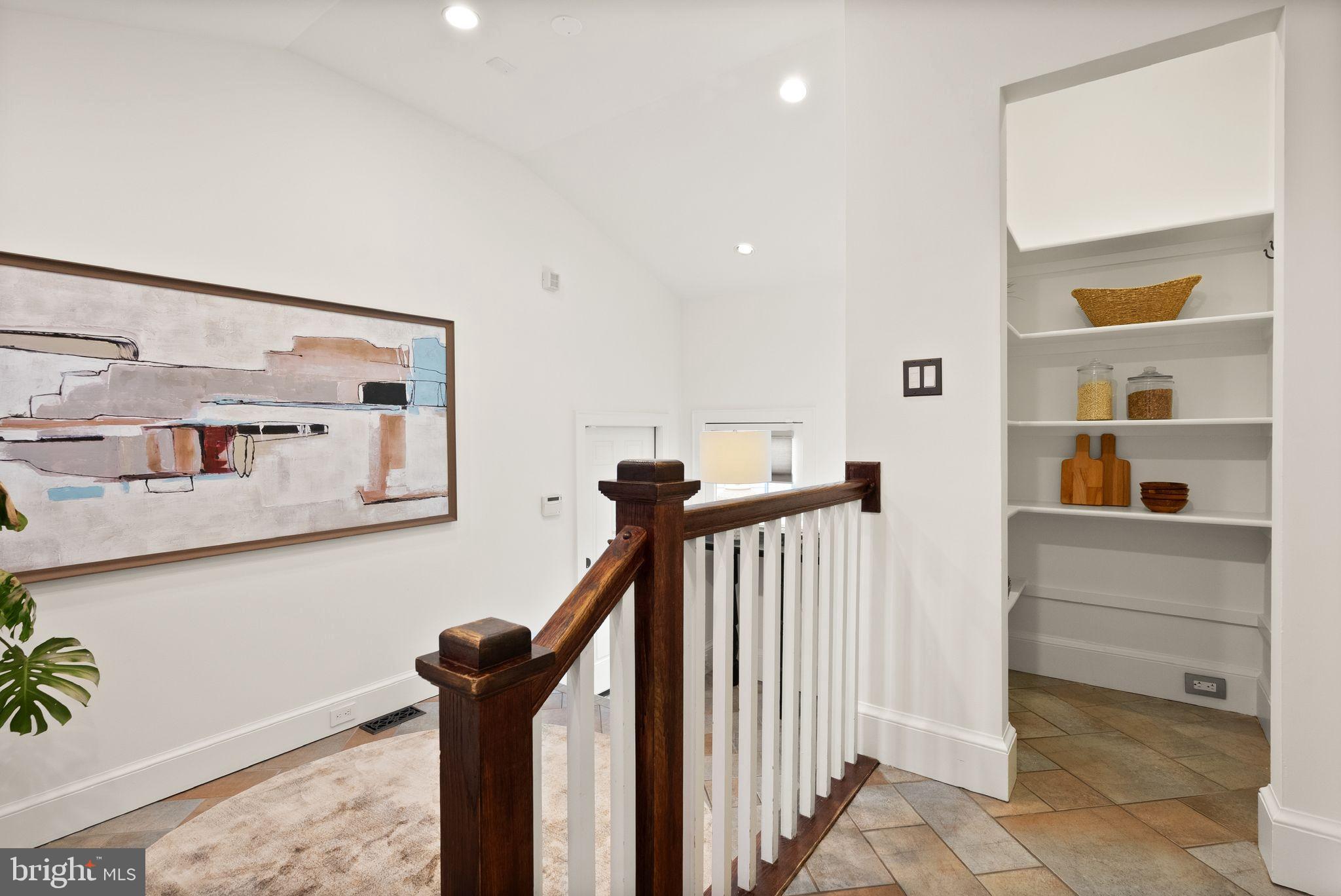 LYON VILLAGE - Residential