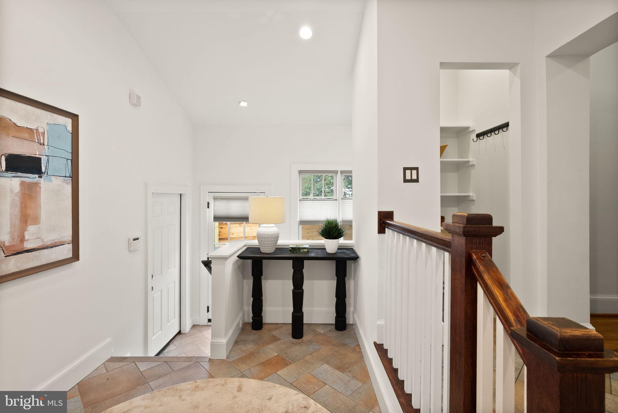 LYON VILLAGE - Residential