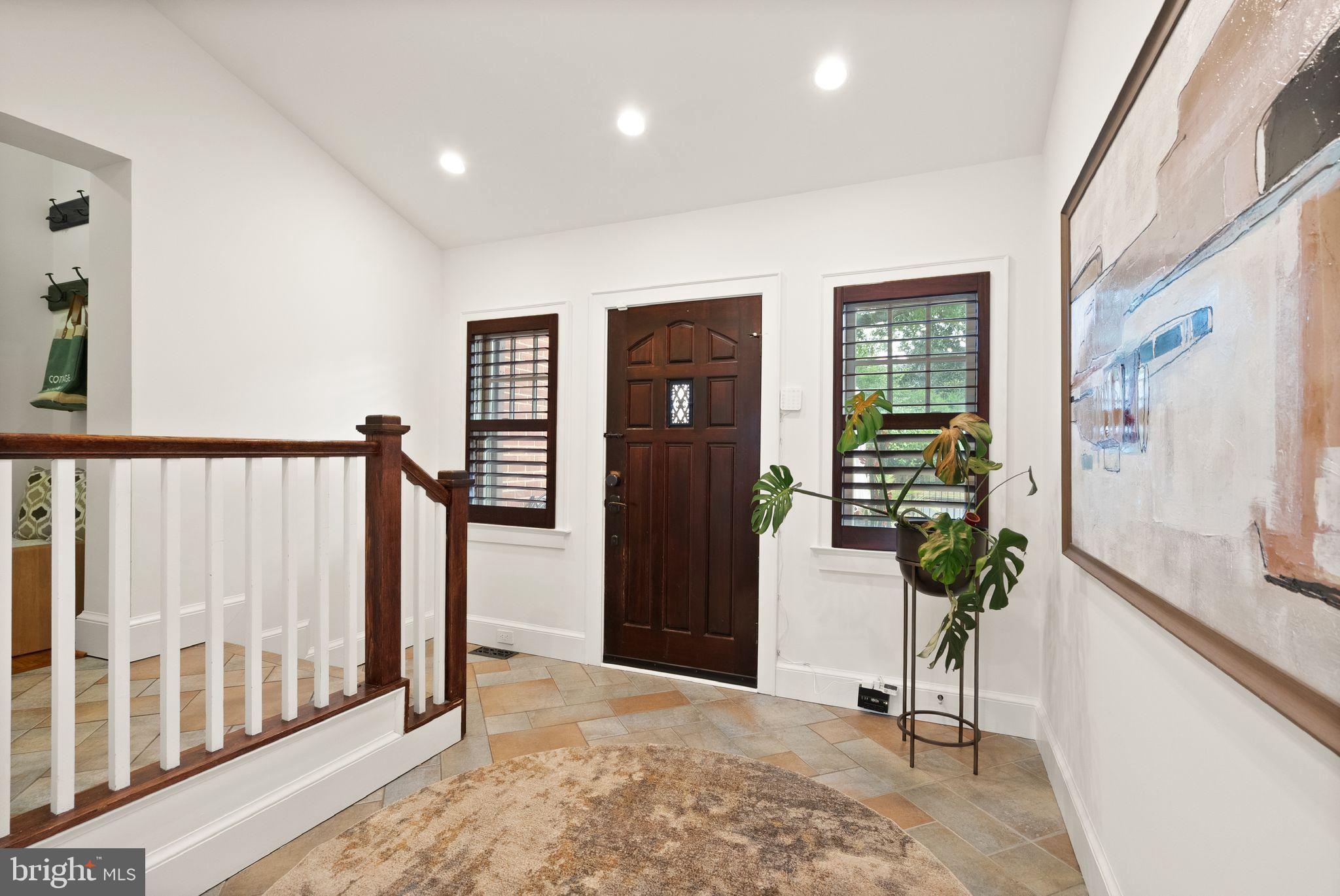 LYON VILLAGE - Residential