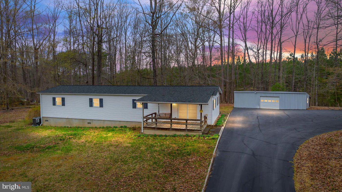 COUNTRY ACRES - Residential