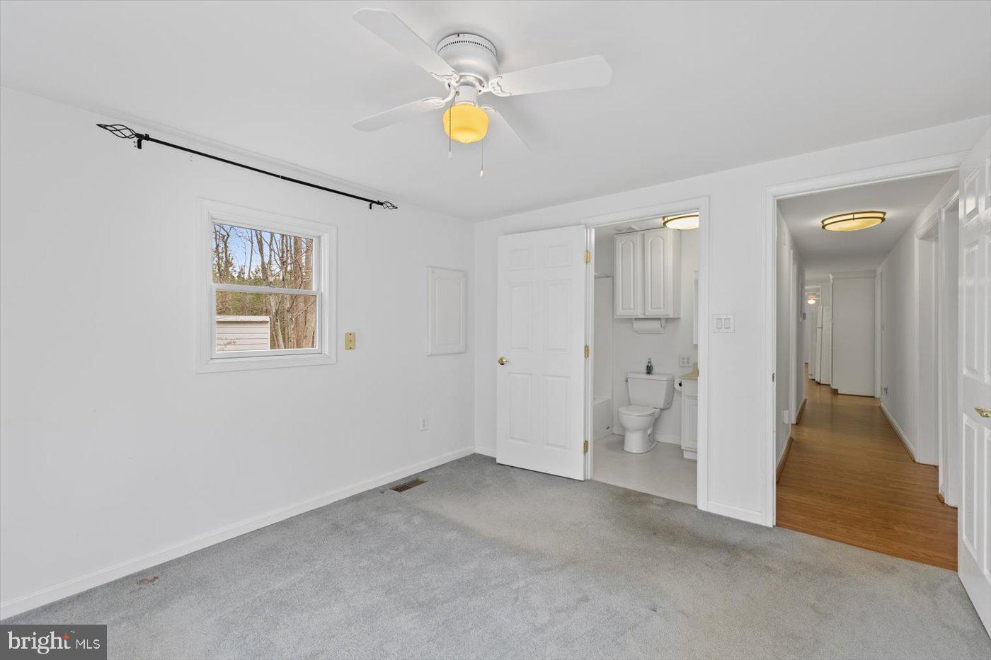 COUNTRY ACRES - Residential