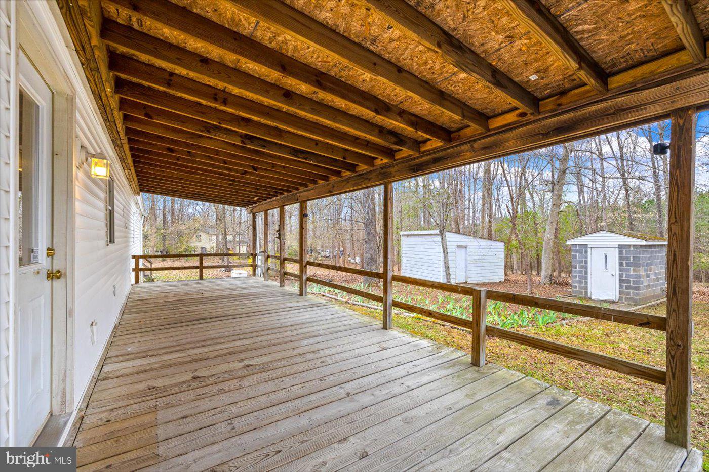 COUNTRY ACRES - Residential