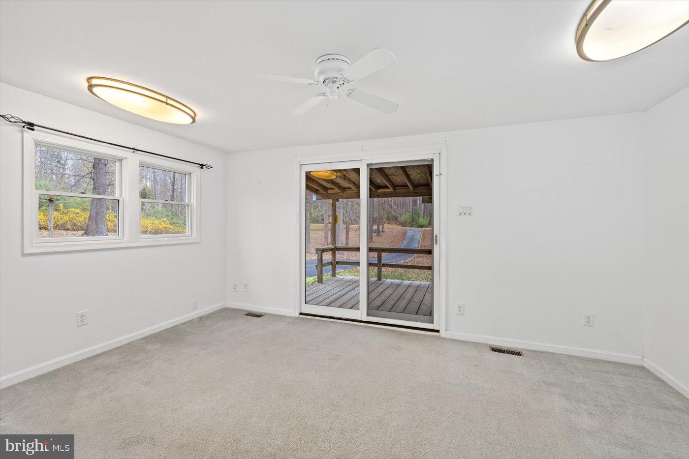 COUNTRY ACRES - Residential