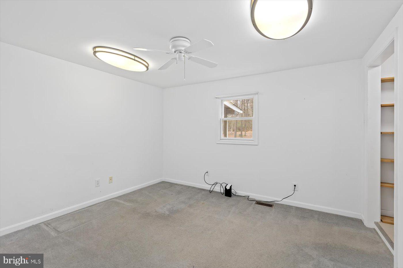 COUNTRY ACRES - Residential