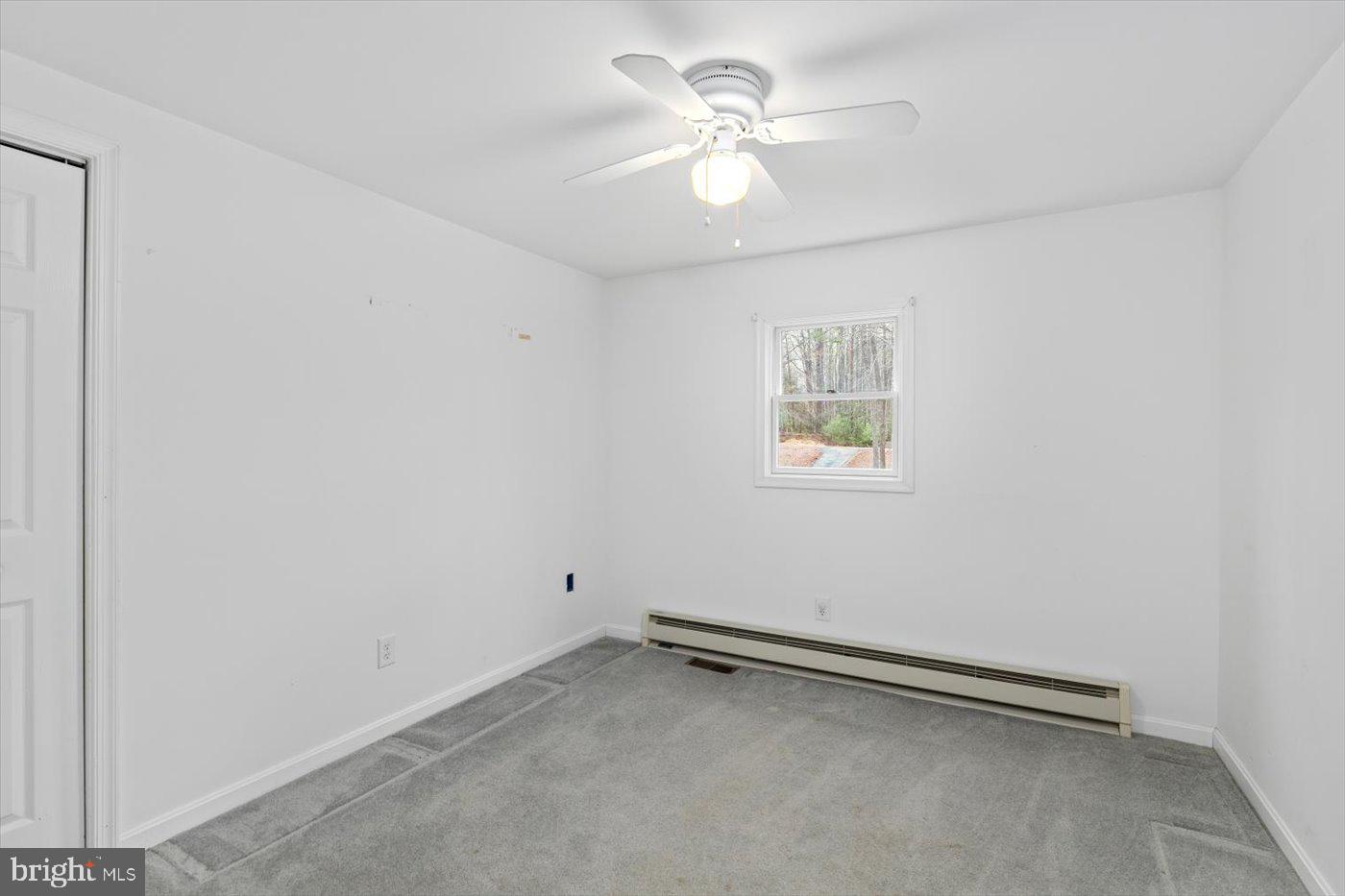 COUNTRY ACRES - Residential