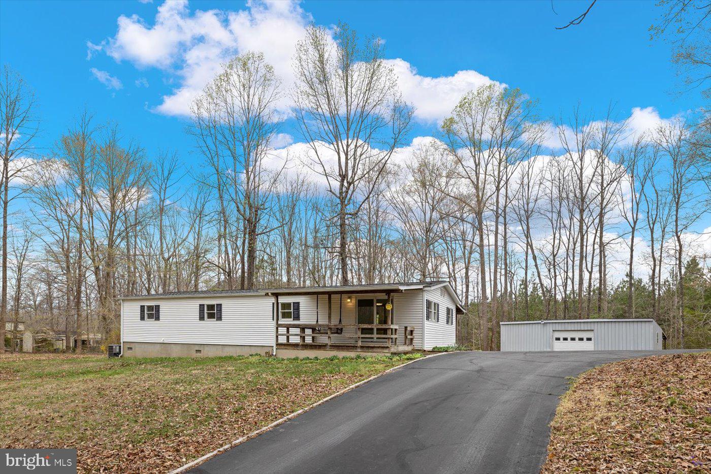 COUNTRY ACRES - Residential