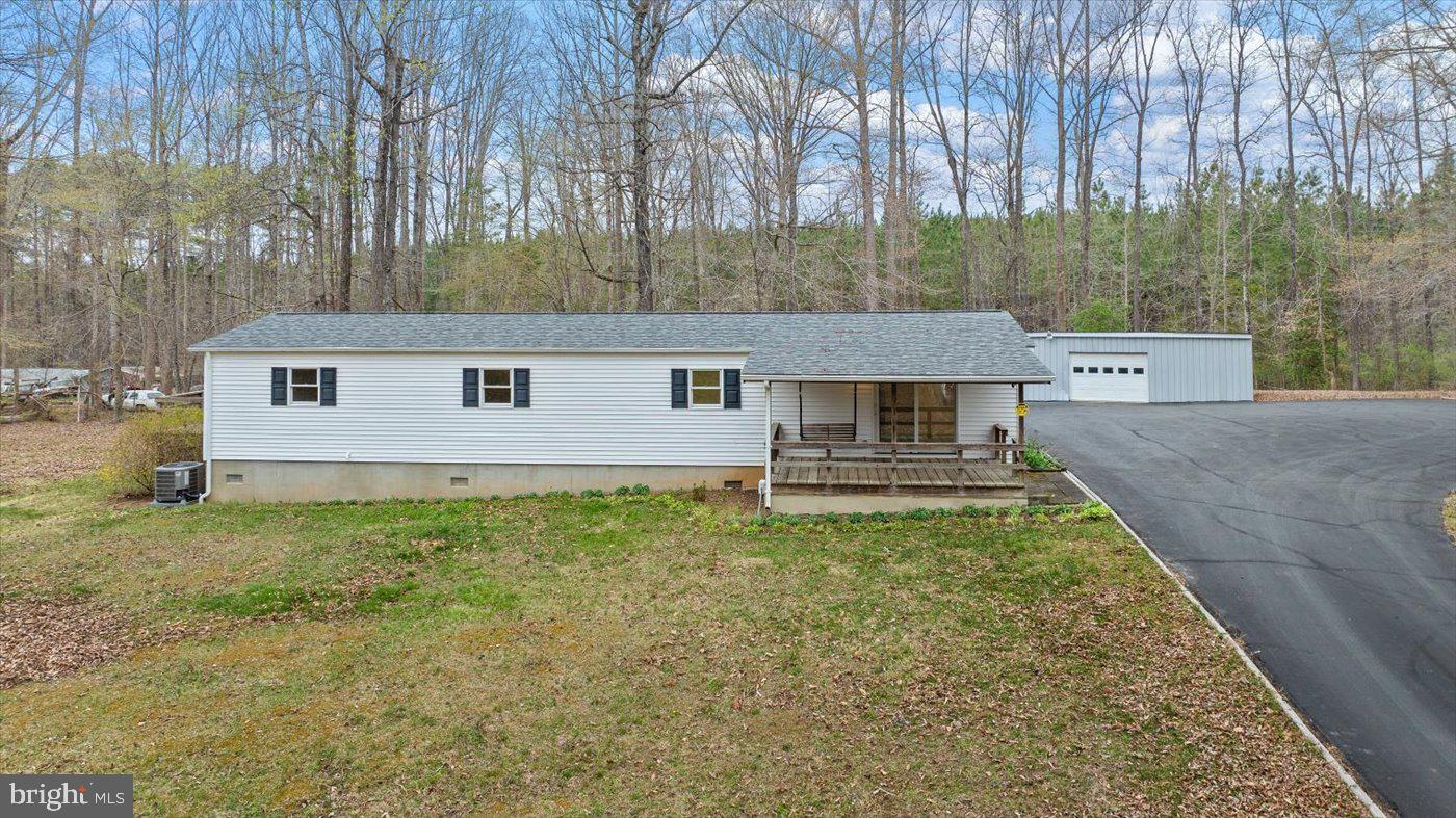 COUNTRY ACRES - Residential