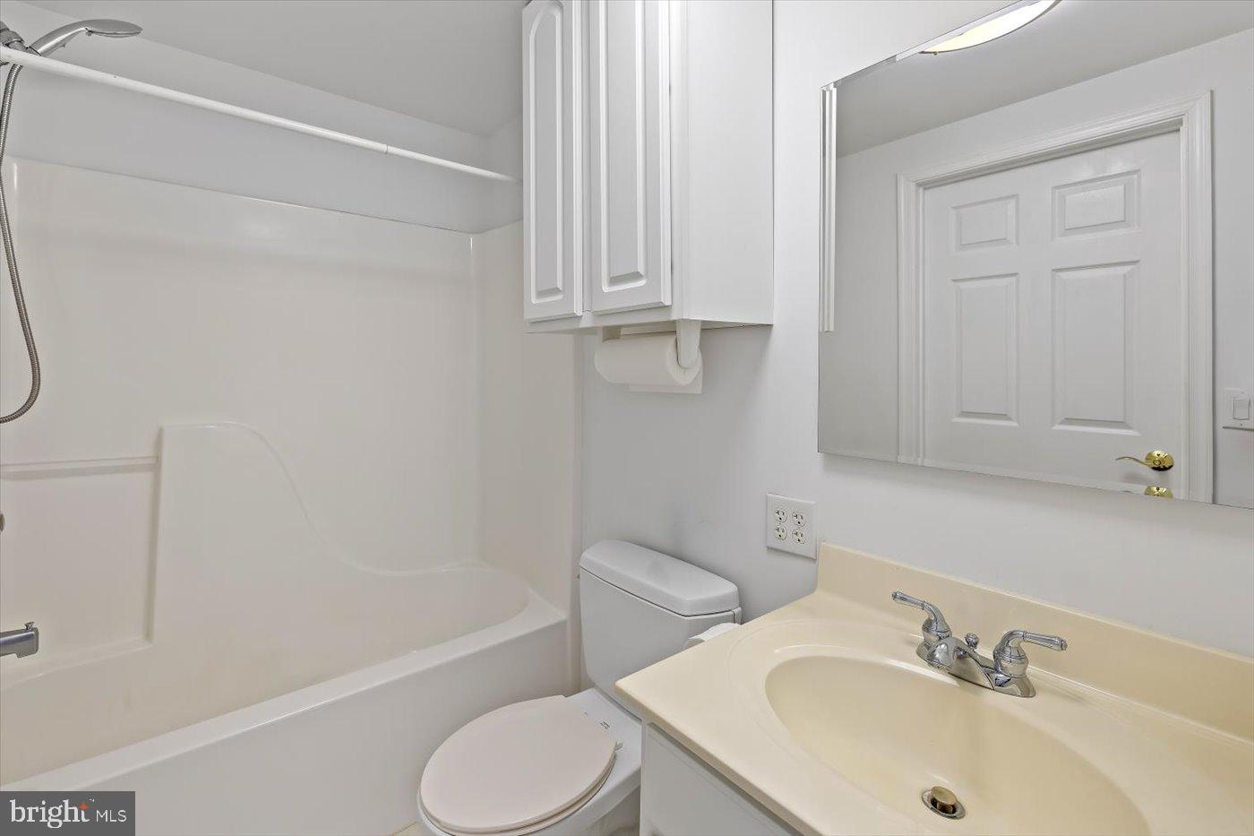 COUNTRY ACRES - Residential