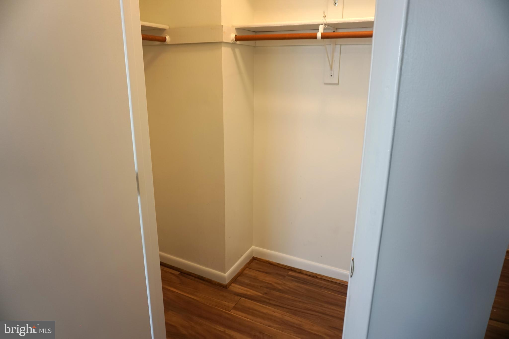 WOODLAND BEACH - Residential