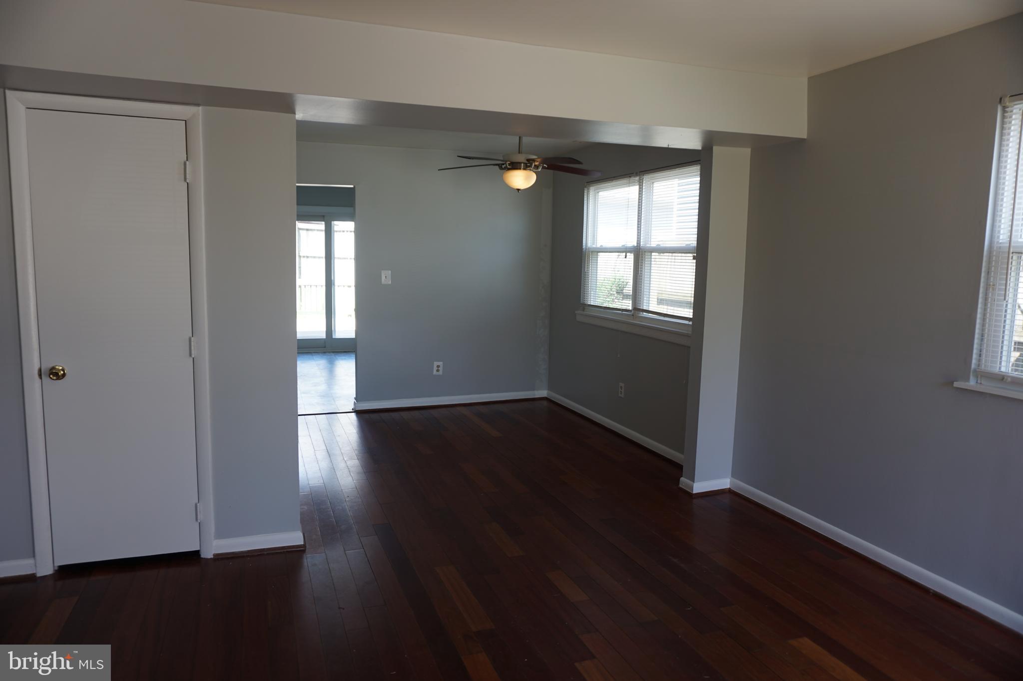 WOODLAND BEACH - Residential