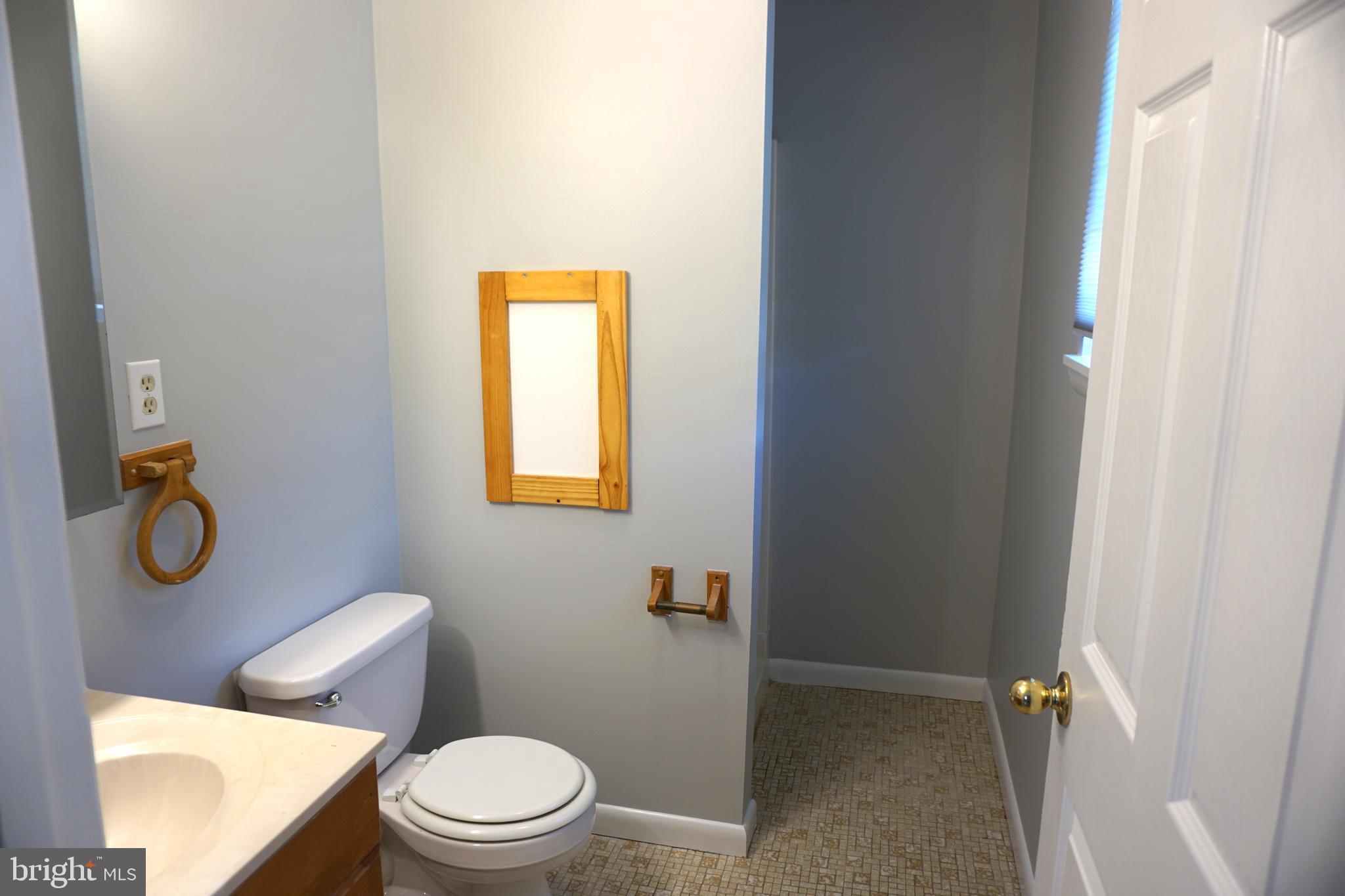 WOODLAND BEACH - Residential