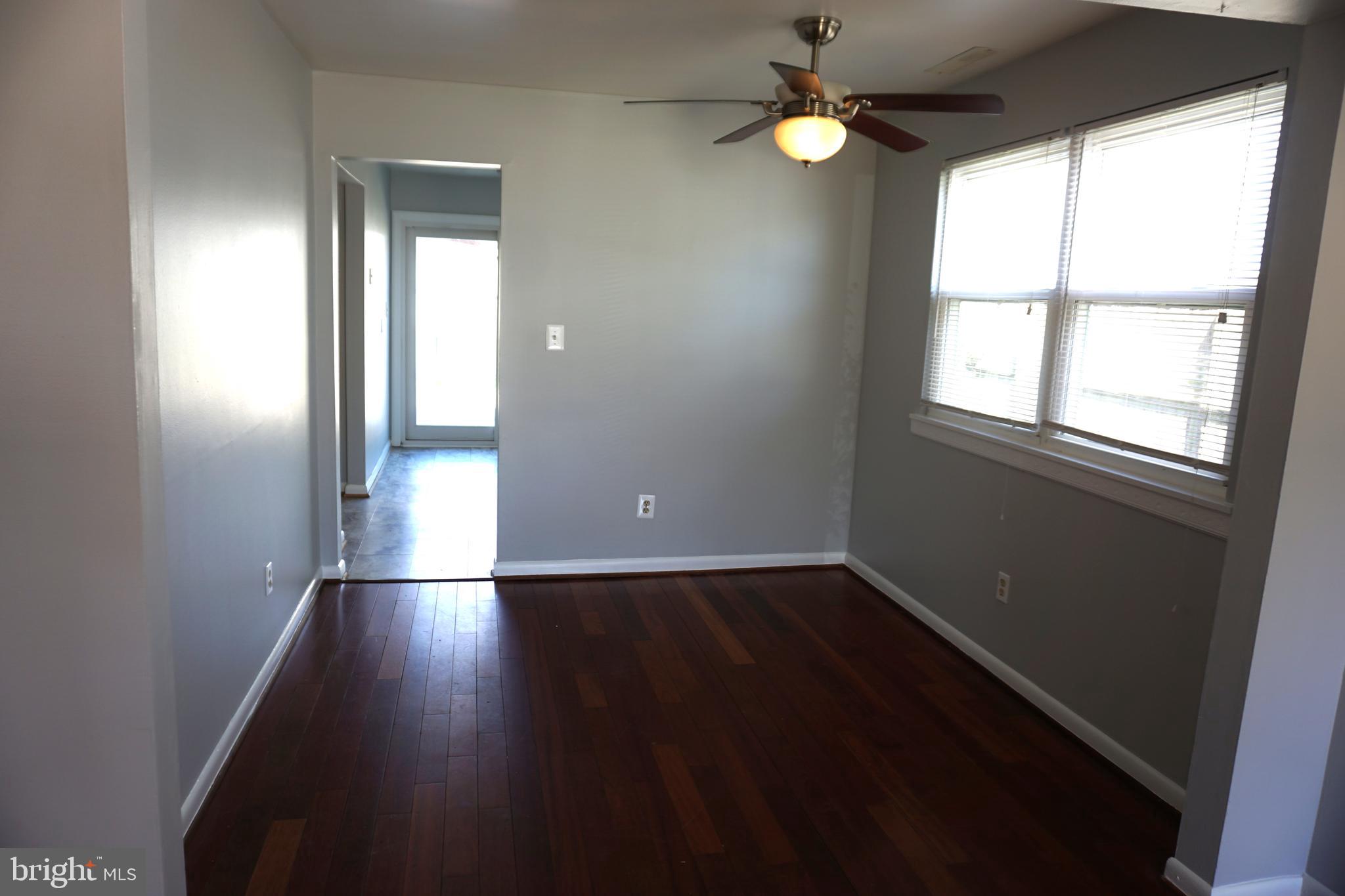 WOODLAND BEACH - Residential