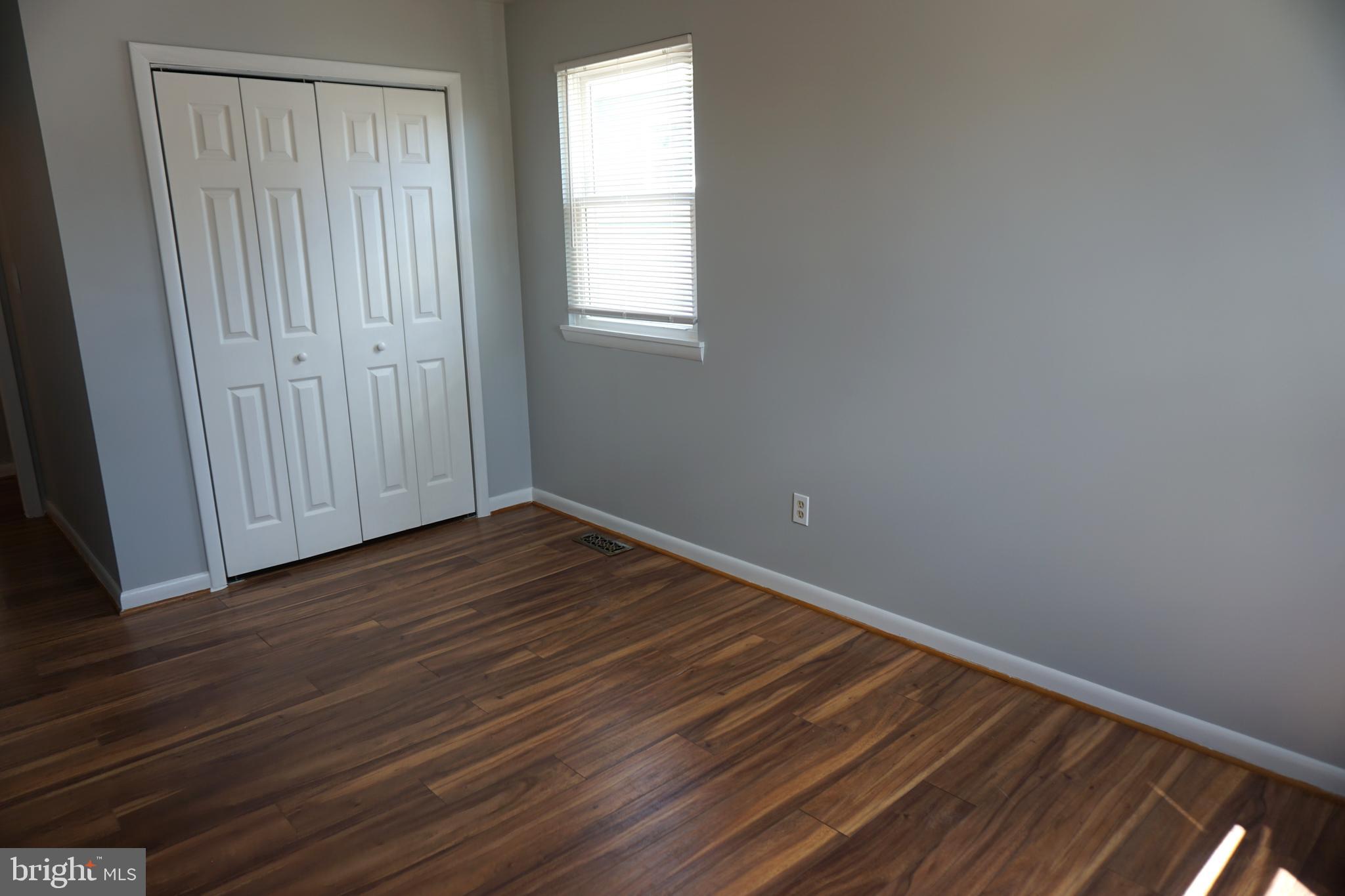 WOODLAND BEACH - Residential