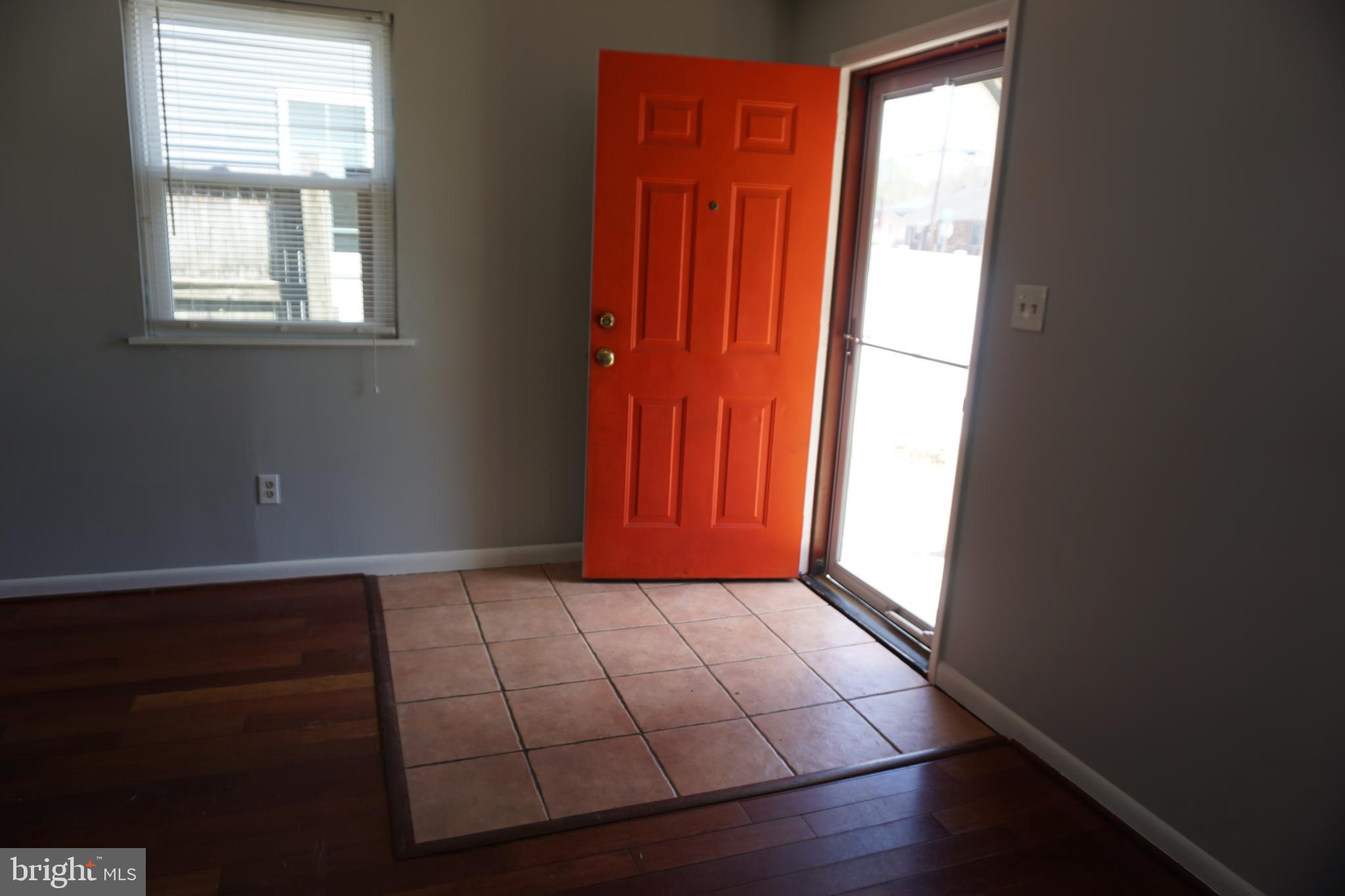 WOODLAND BEACH - Residential