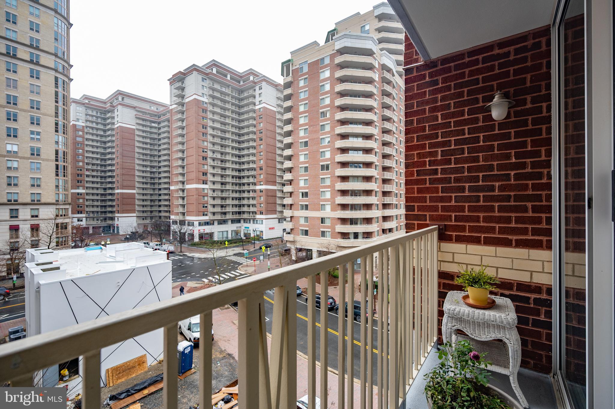 BALLSTON 880 - Residential