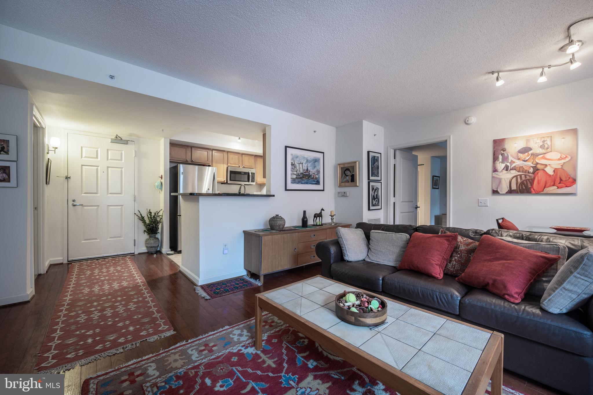 BALLSTON 880 - Residential