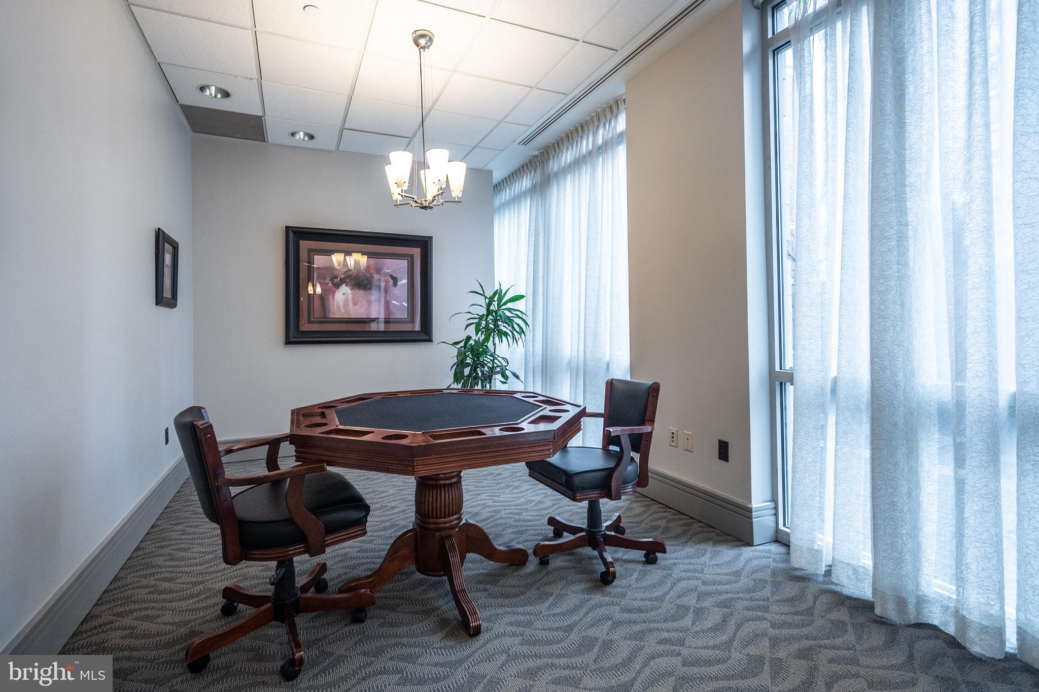 BALLSTON 880 - Residential