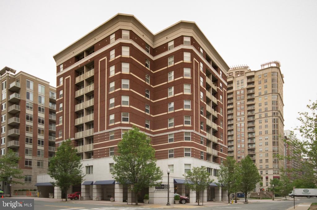 BALLSTON 880 - Residential