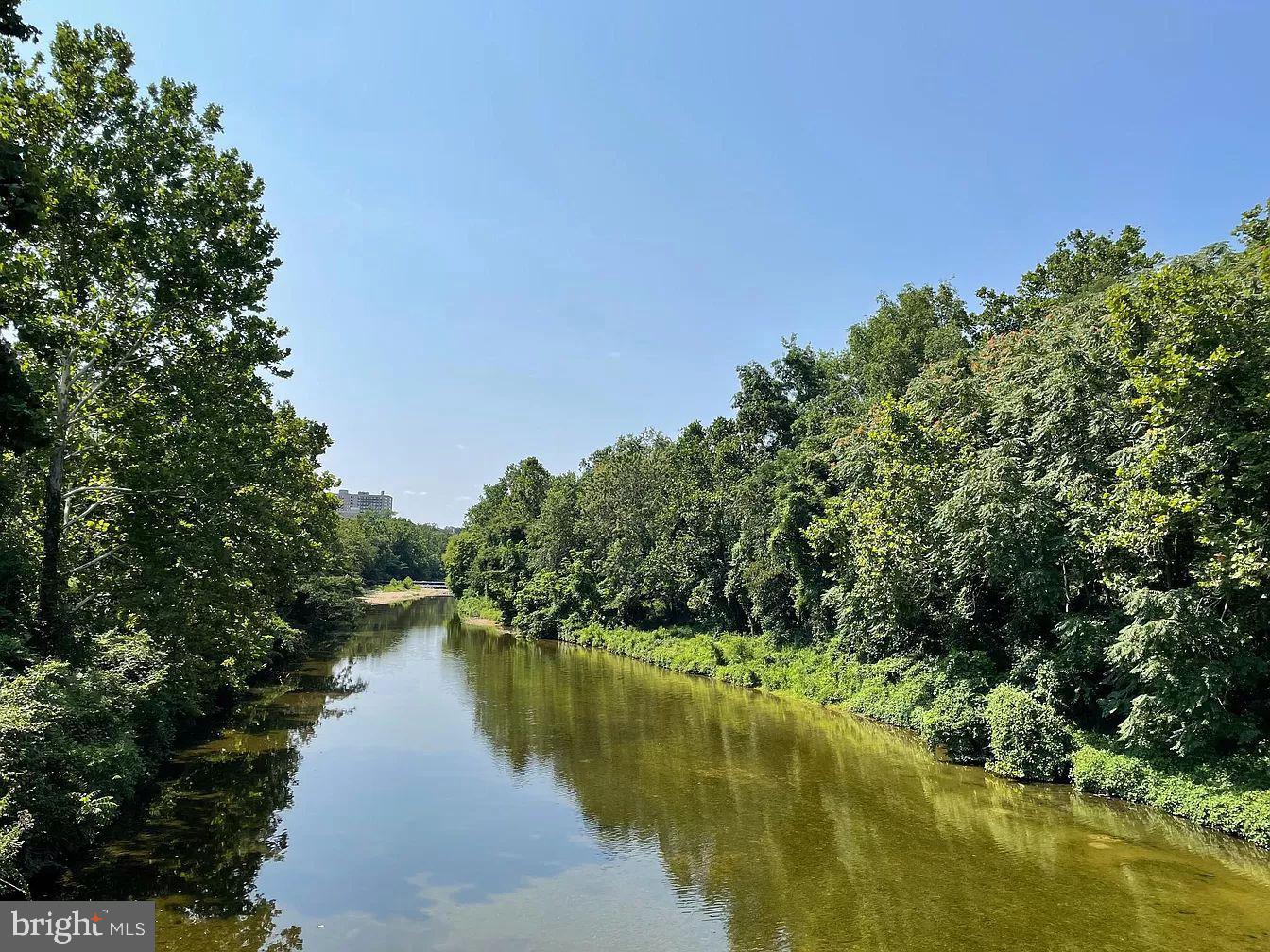 PAVILION ON THE PARK - Residential Lease