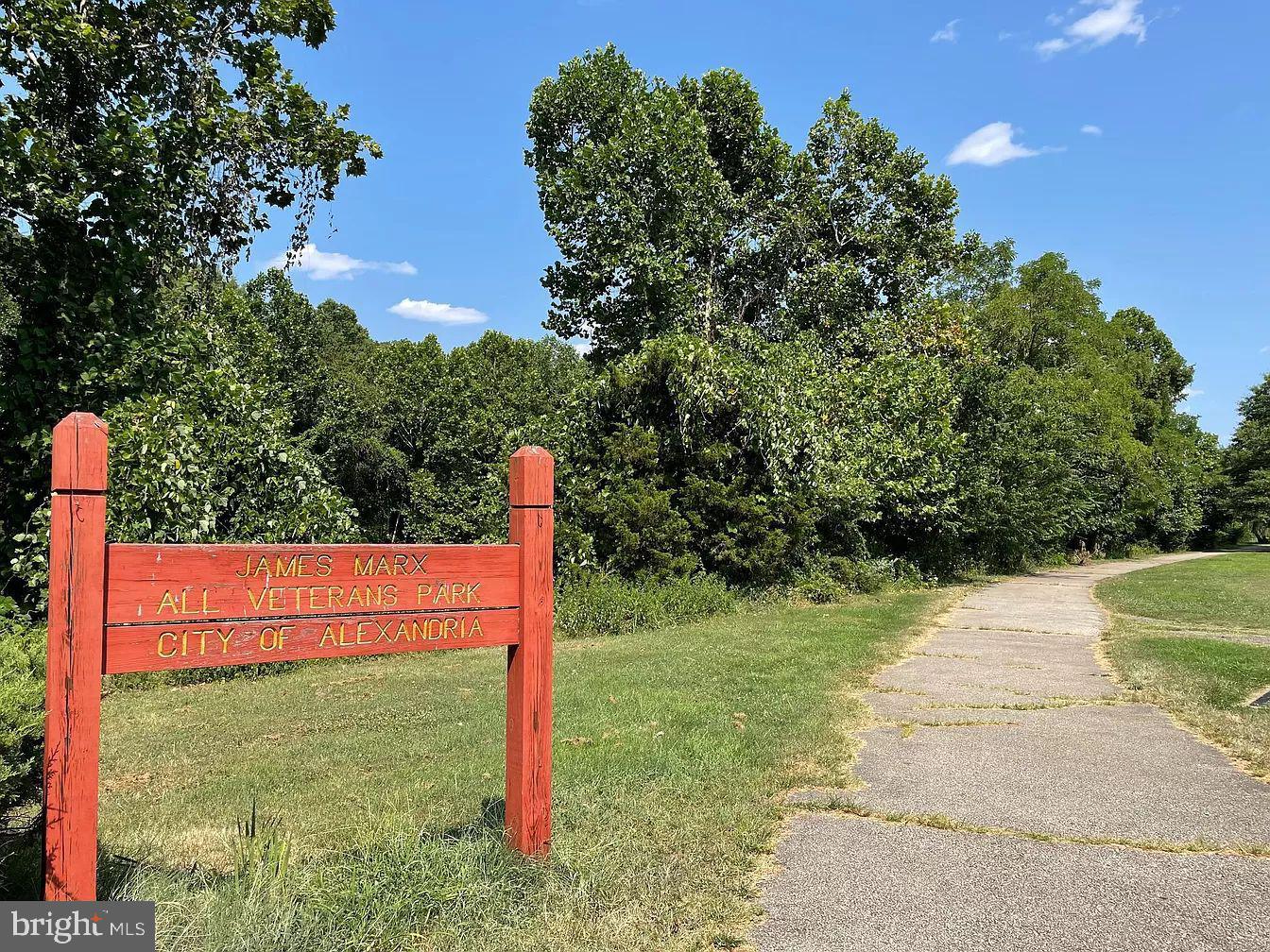 PAVILION ON THE PARK - Residential Lease