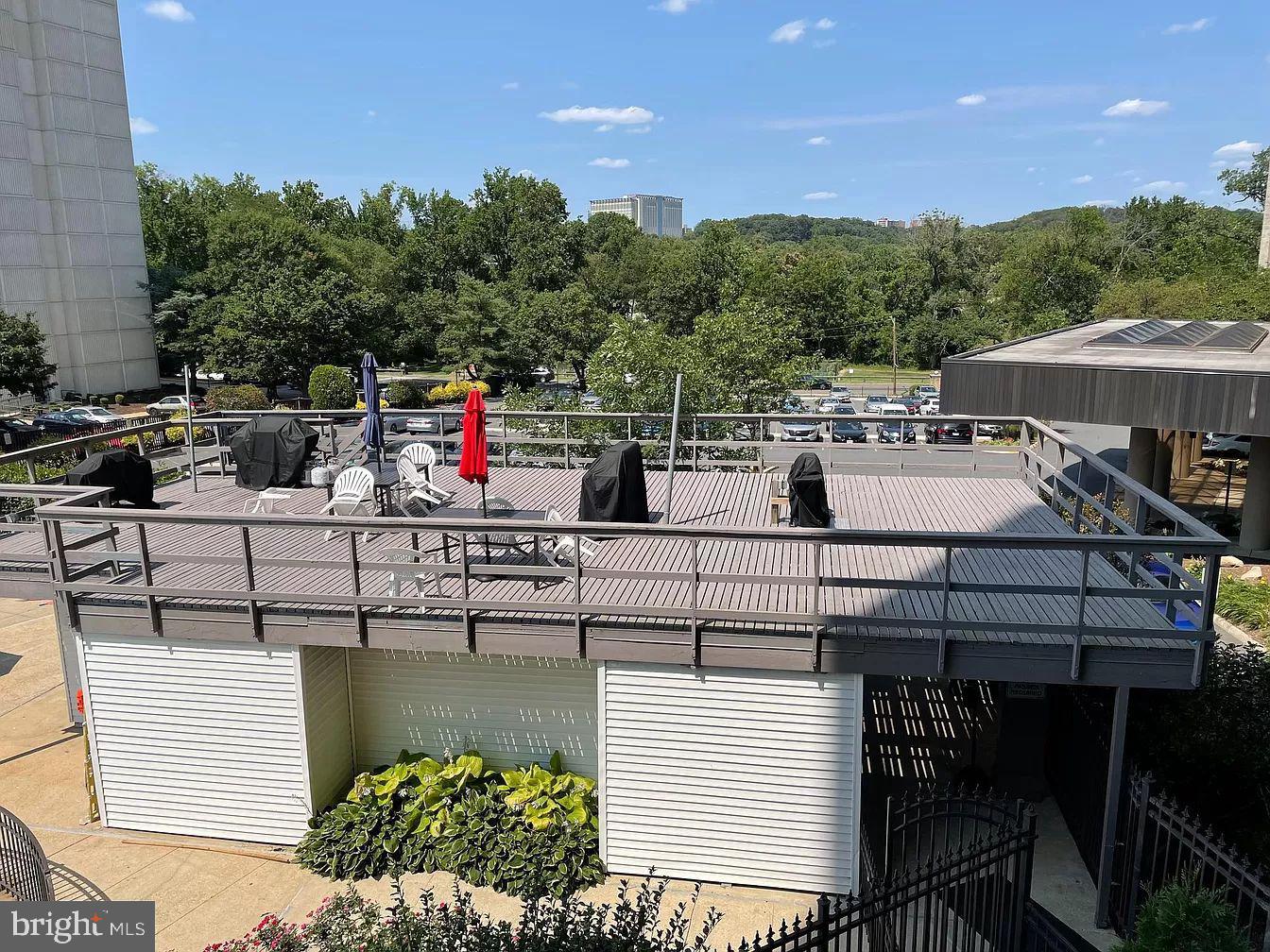 PAVILION ON THE PARK - Residential Lease