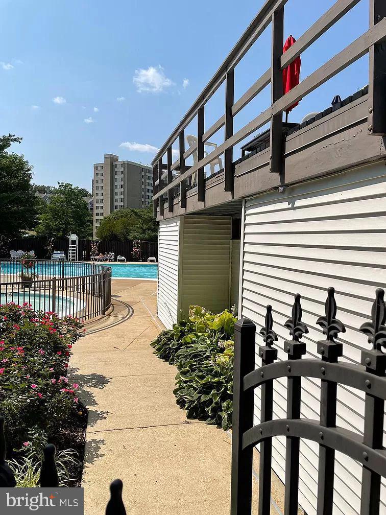 PAVILION ON THE PARK - Residential Lease