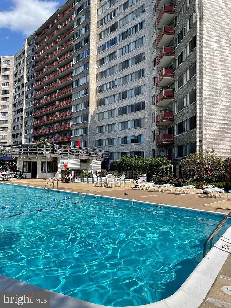 PAVILION ON THE PARK - Residential Lease