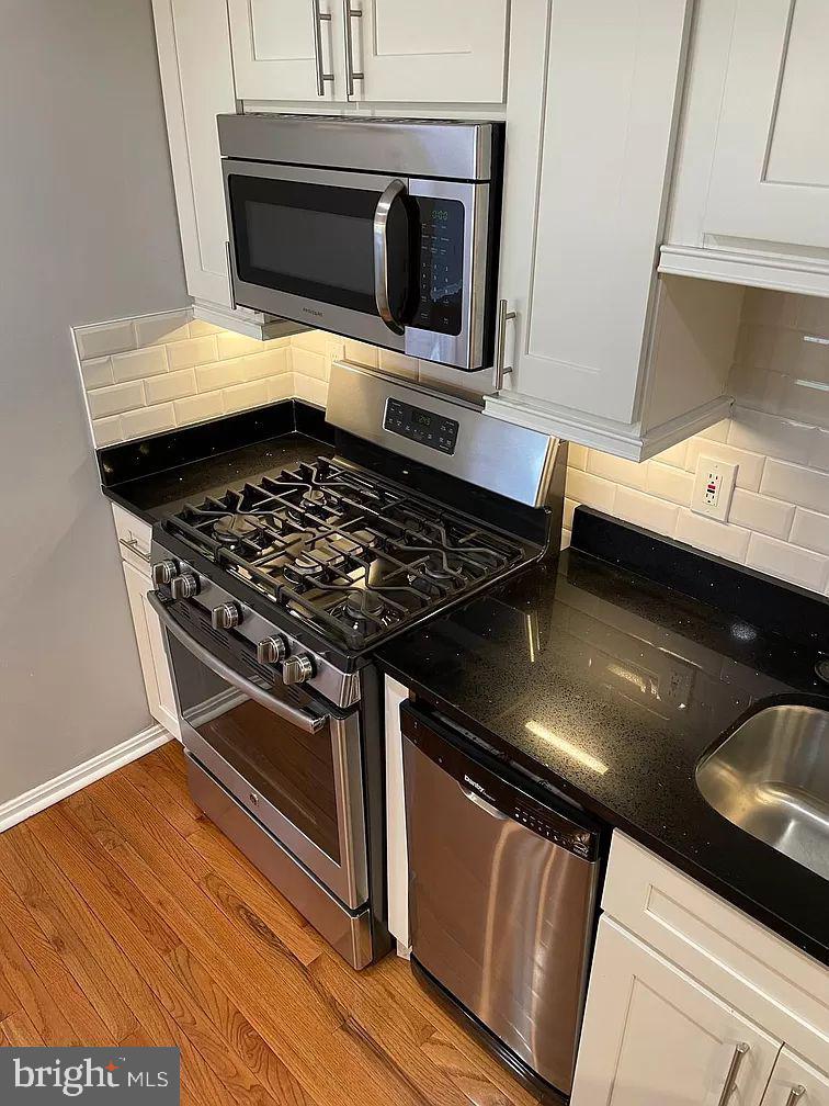 PAVILION ON THE PARK - Residential Lease