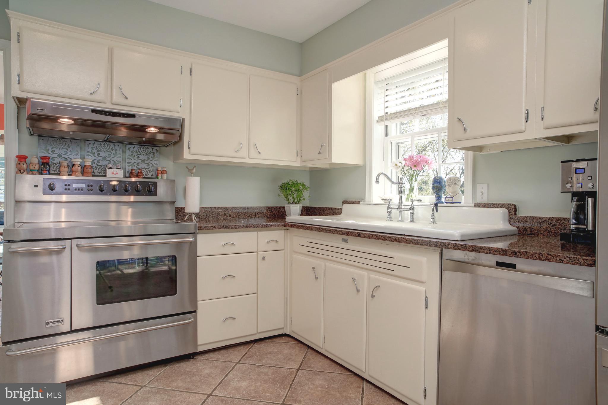 CRYSTAL SPRING KNOLLS - Residential