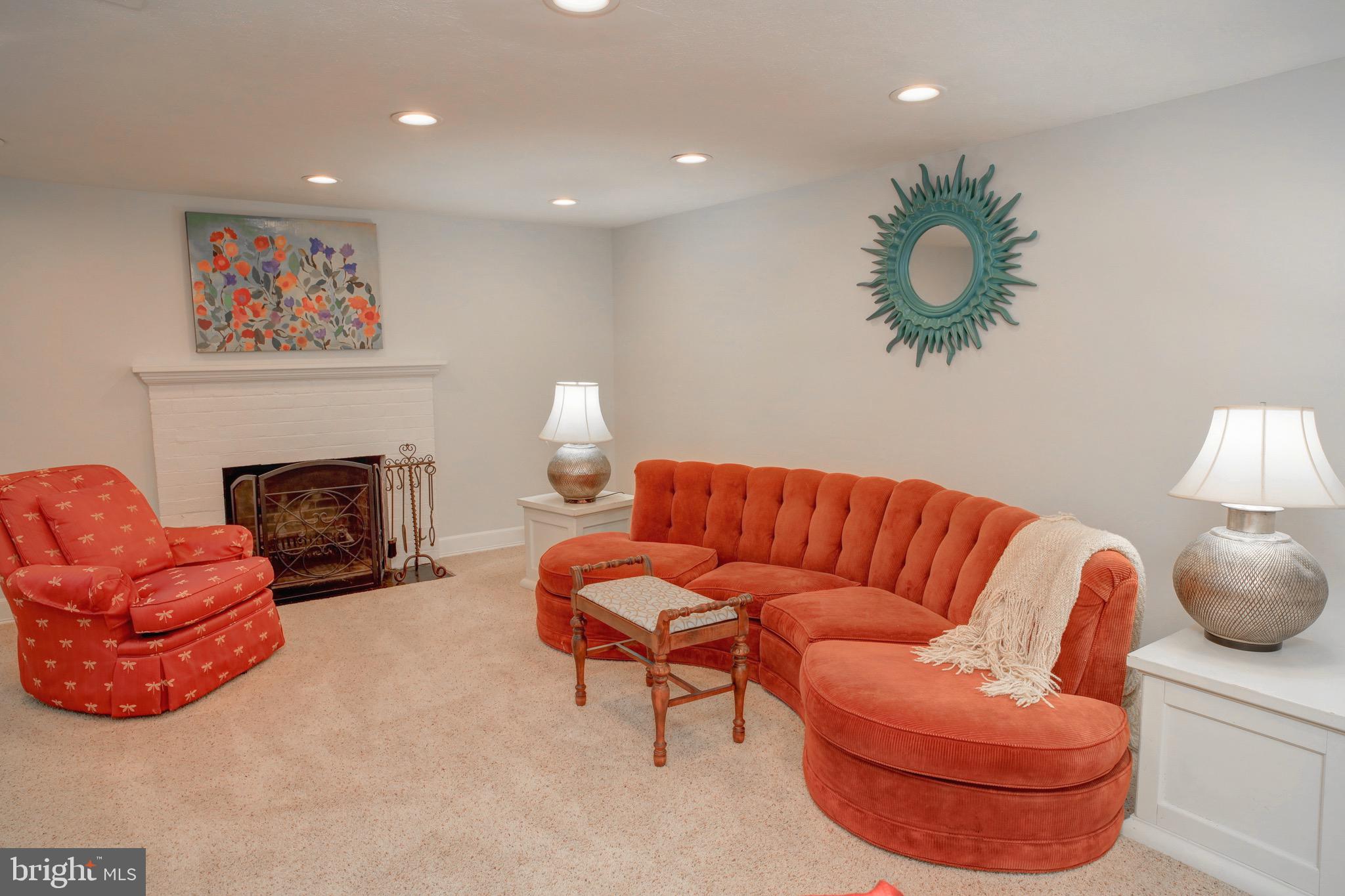 CRYSTAL SPRING KNOLLS - Residential