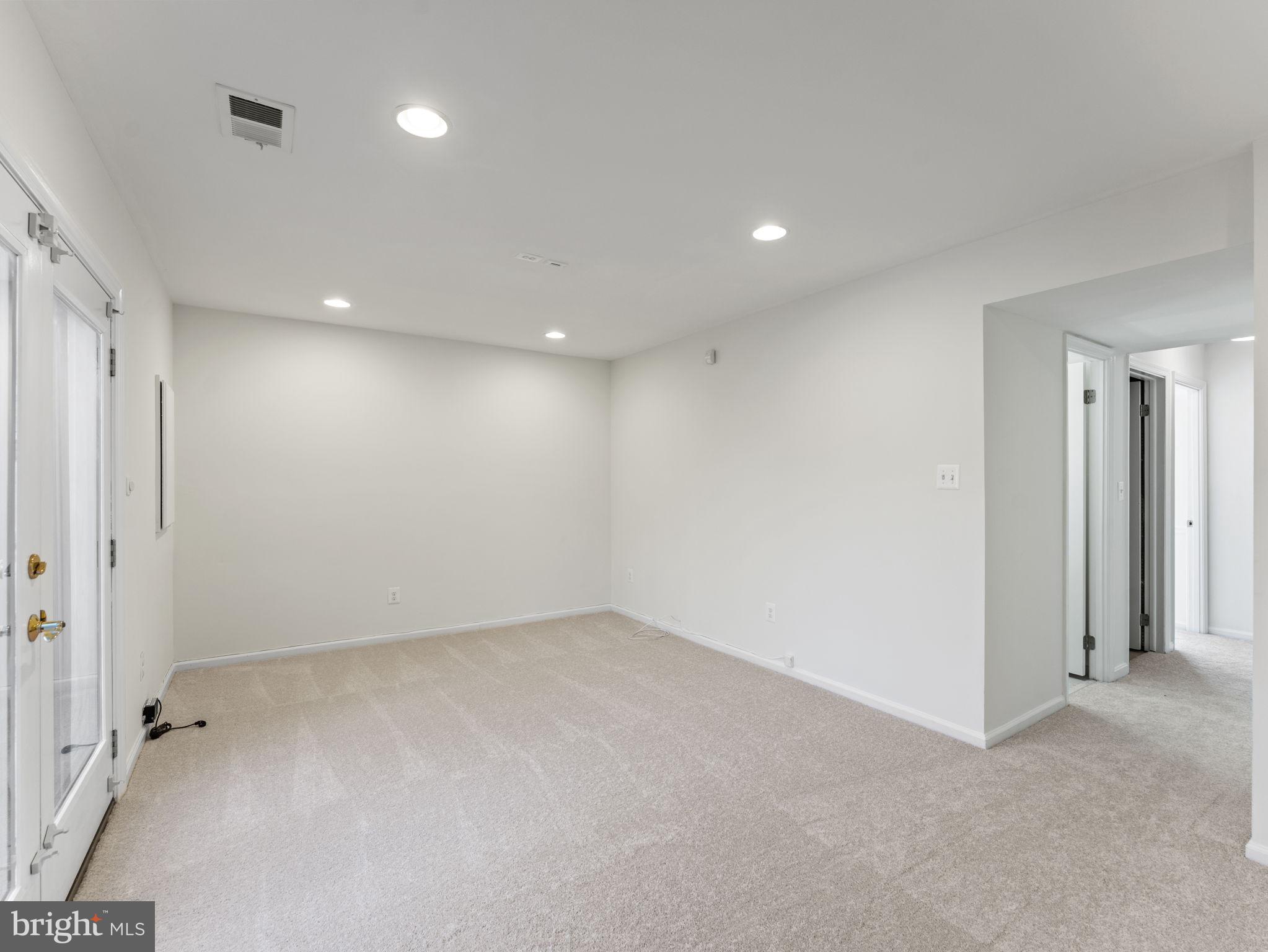 DUNN LORING VILLAGE - Residential Lease