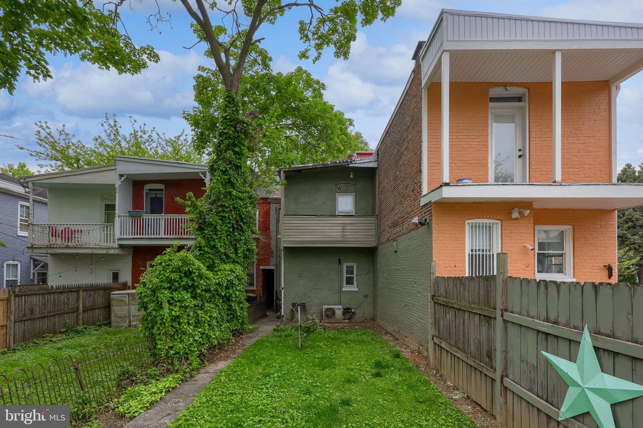 CHESTNUT HILL - Residential